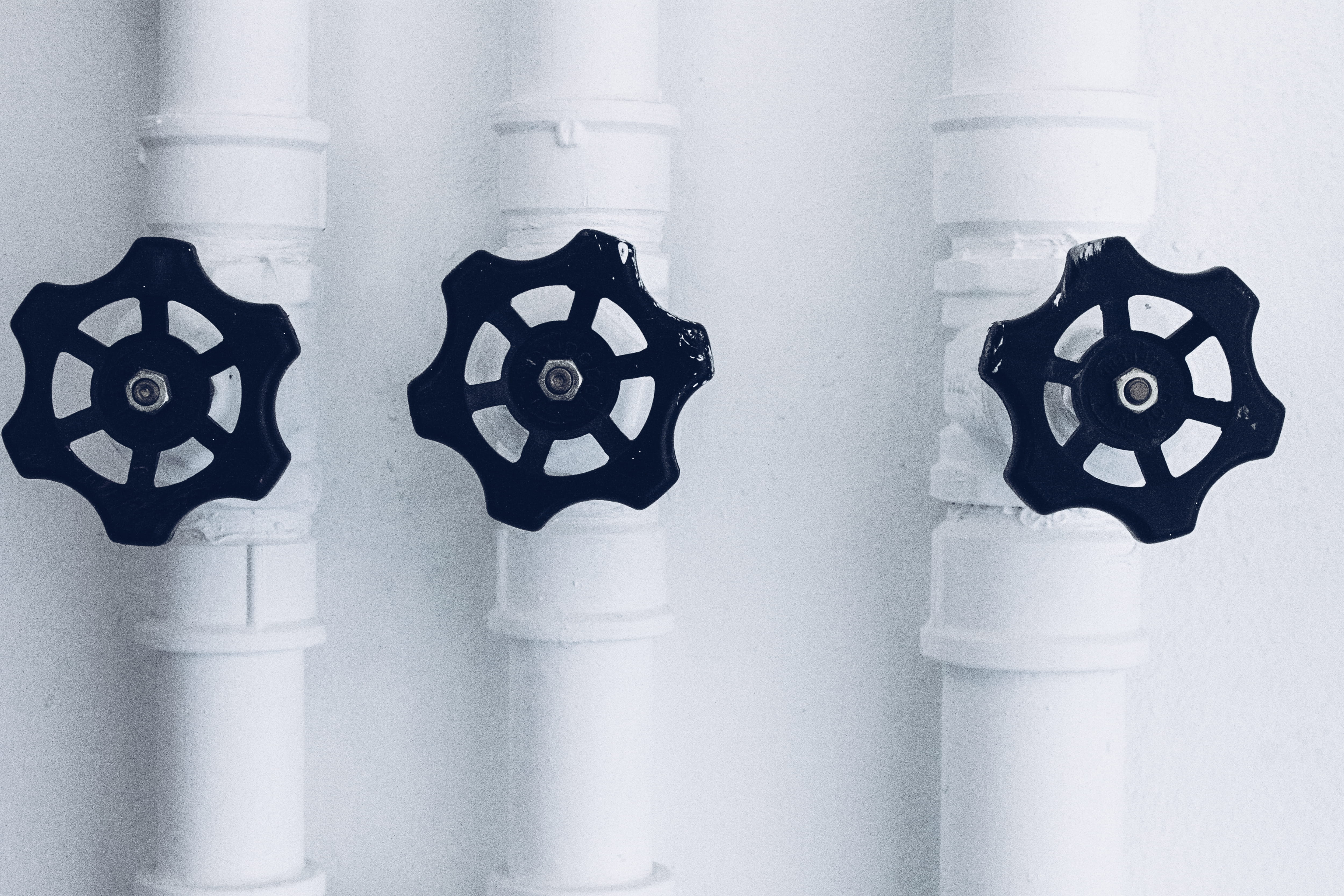 wall - building feature, urban, built structure, still life, white color, day, motor, side by side, rotor, pillar, 4K, pattern, building, spoke, column, HD Wallpaper