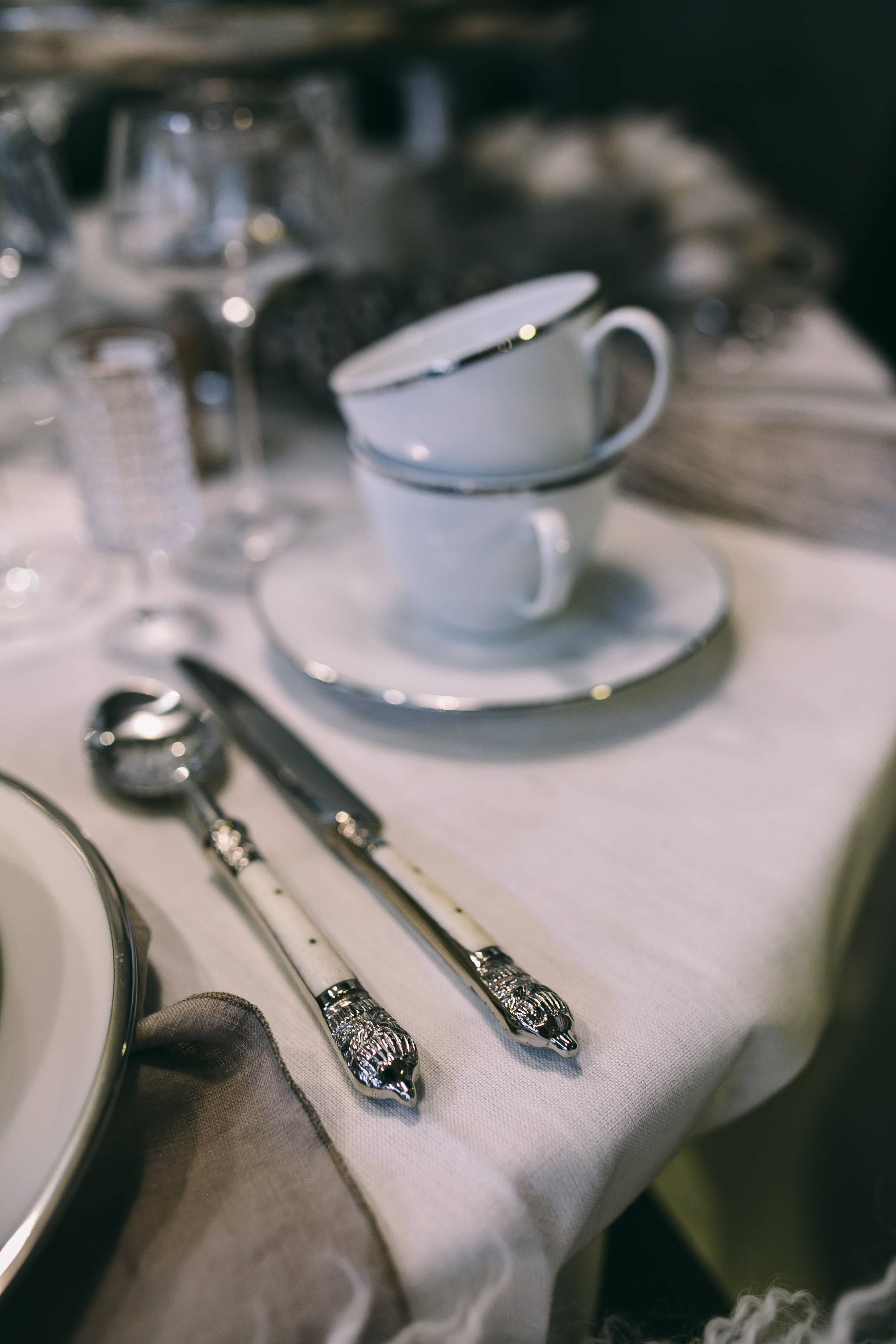 close-up, elegance, lifestyles, cafe, opulent, personal perspective, eggs, ring, adult, decoration, table, porcelain, drink, jewelry, silverware, no People, Phone HD Wallpaper
