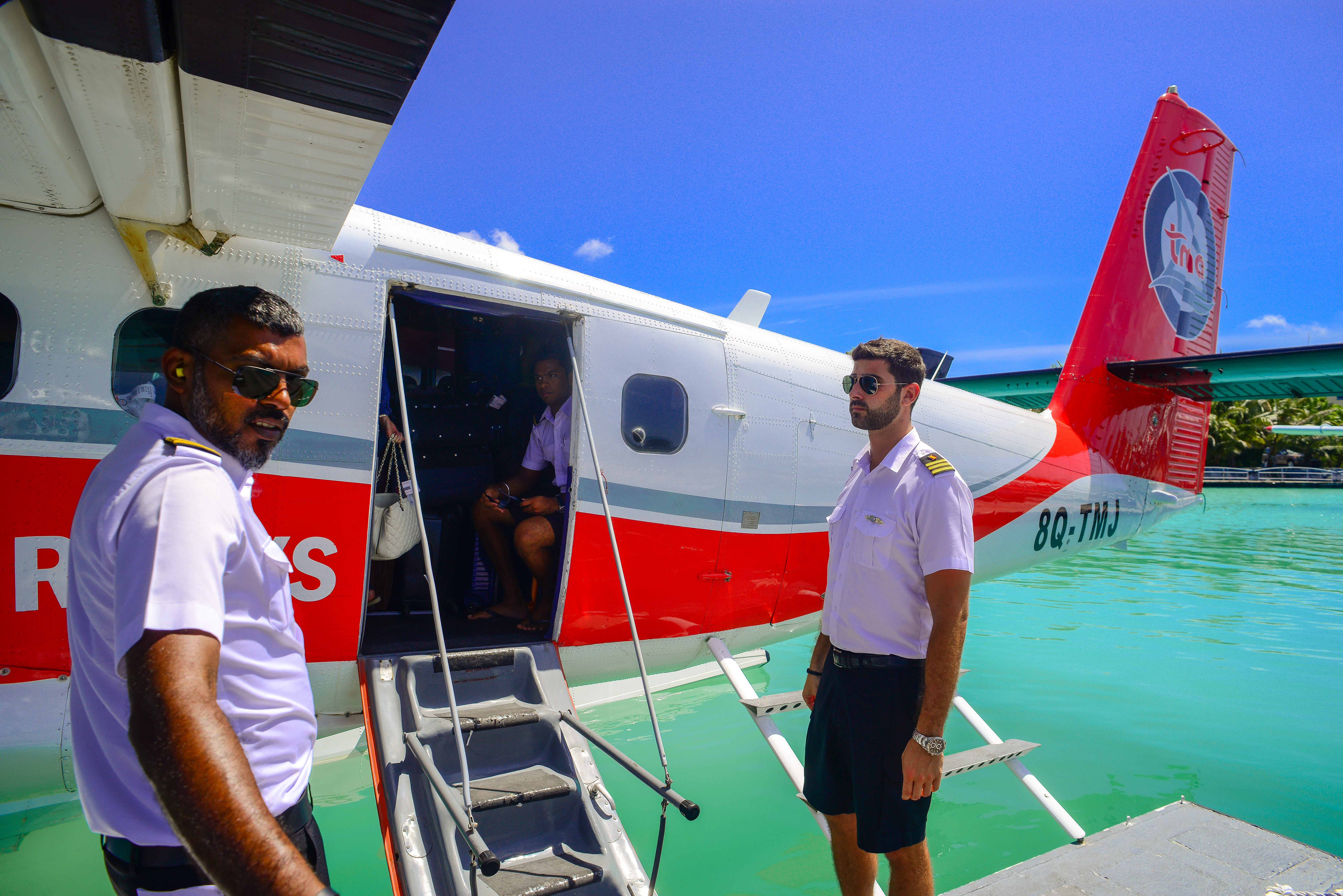 plane, seaplane, stairs, beside, three quarter length, nautical vessel, mode of transportation, waiting, airplane, wear, open, man, adult, sunglasses, aircraft, HD Wallpaper