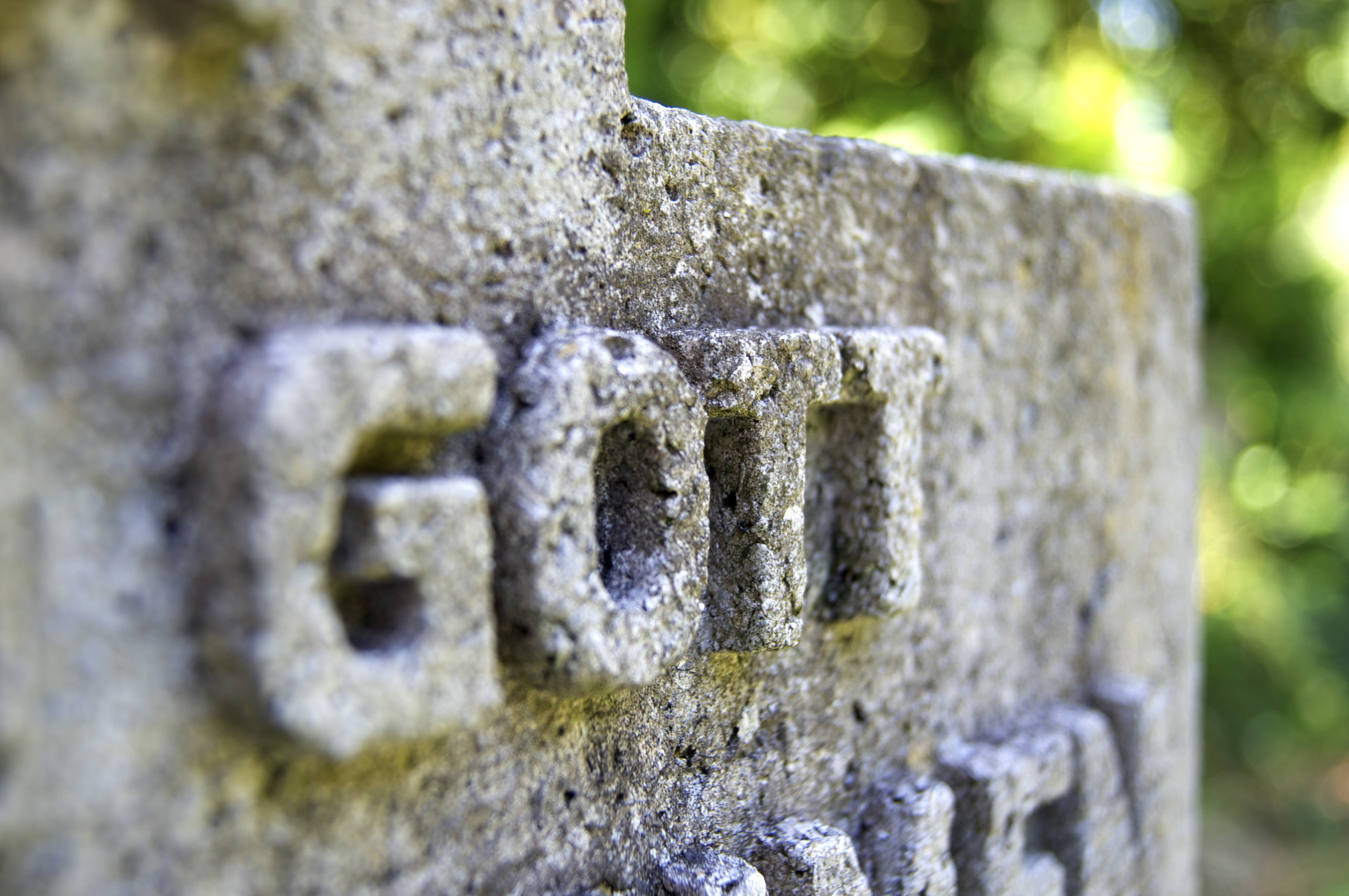 characters, gott, belief, selective focus, old, hope, human representation, religion, past, history, carving - craft product, solid, deterioration, focus on foreground, HD Wallpaper