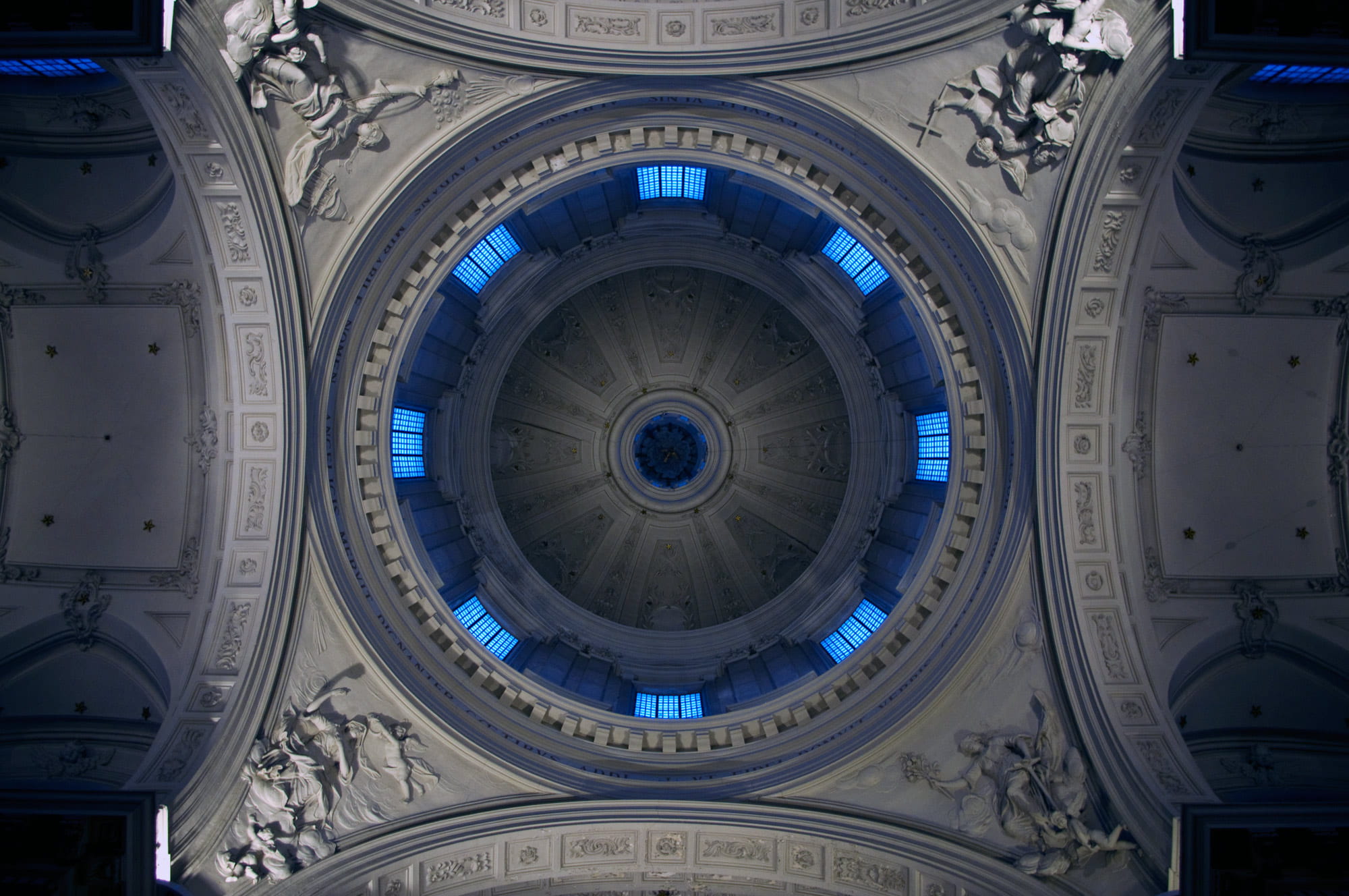 cathedral, low angle view, religion, architecture and art, pattern, eye, worm, place of worship, indoors, geometric shape, no people, ceiling, directly below, HD Wallpaper