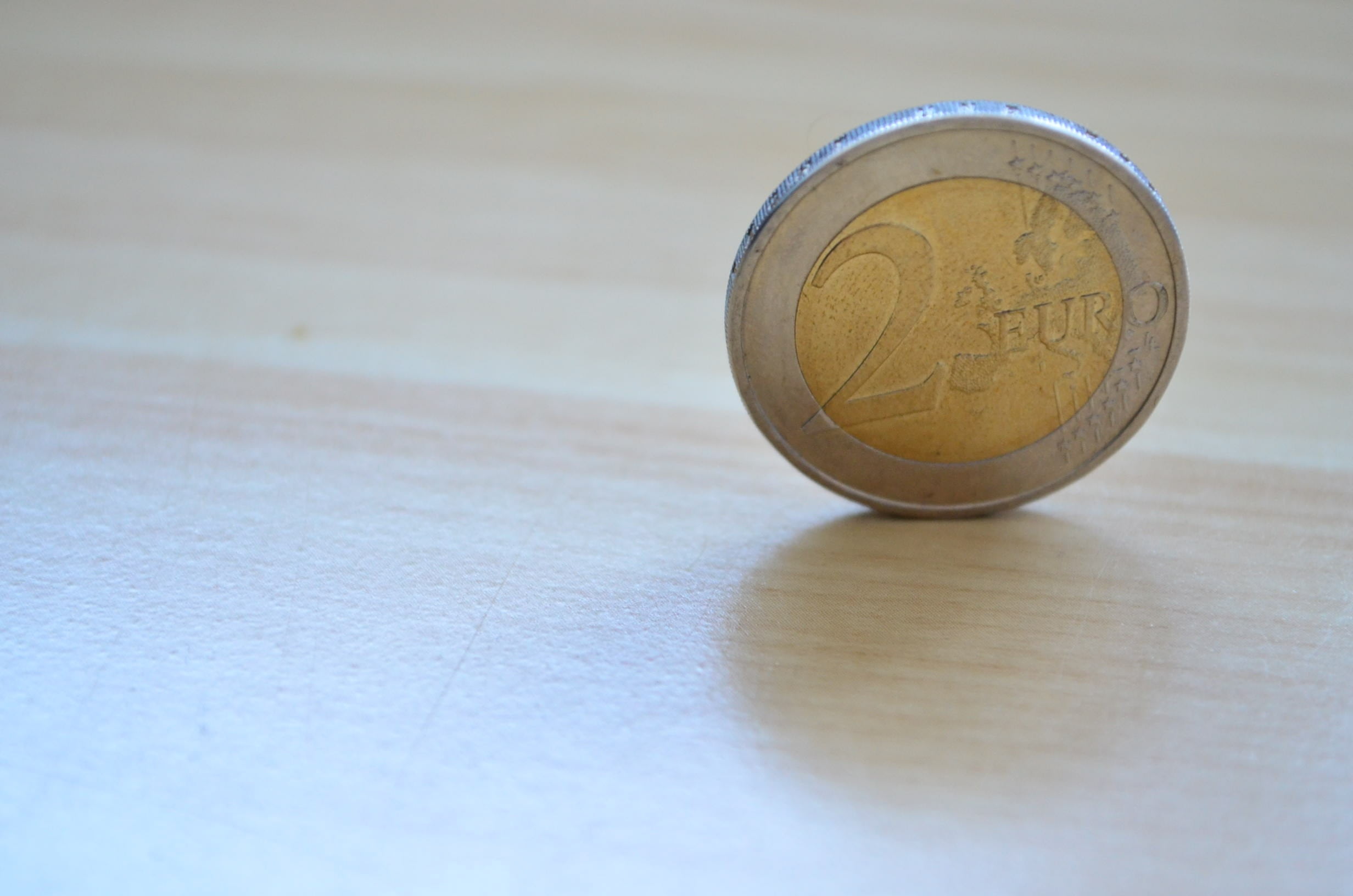 account, € coin, currency, euro, 2 euros, shape, geometric shape, loose change, indoors, europe, gold colored, economy, still life, circle, business, table, HD Wallpaper