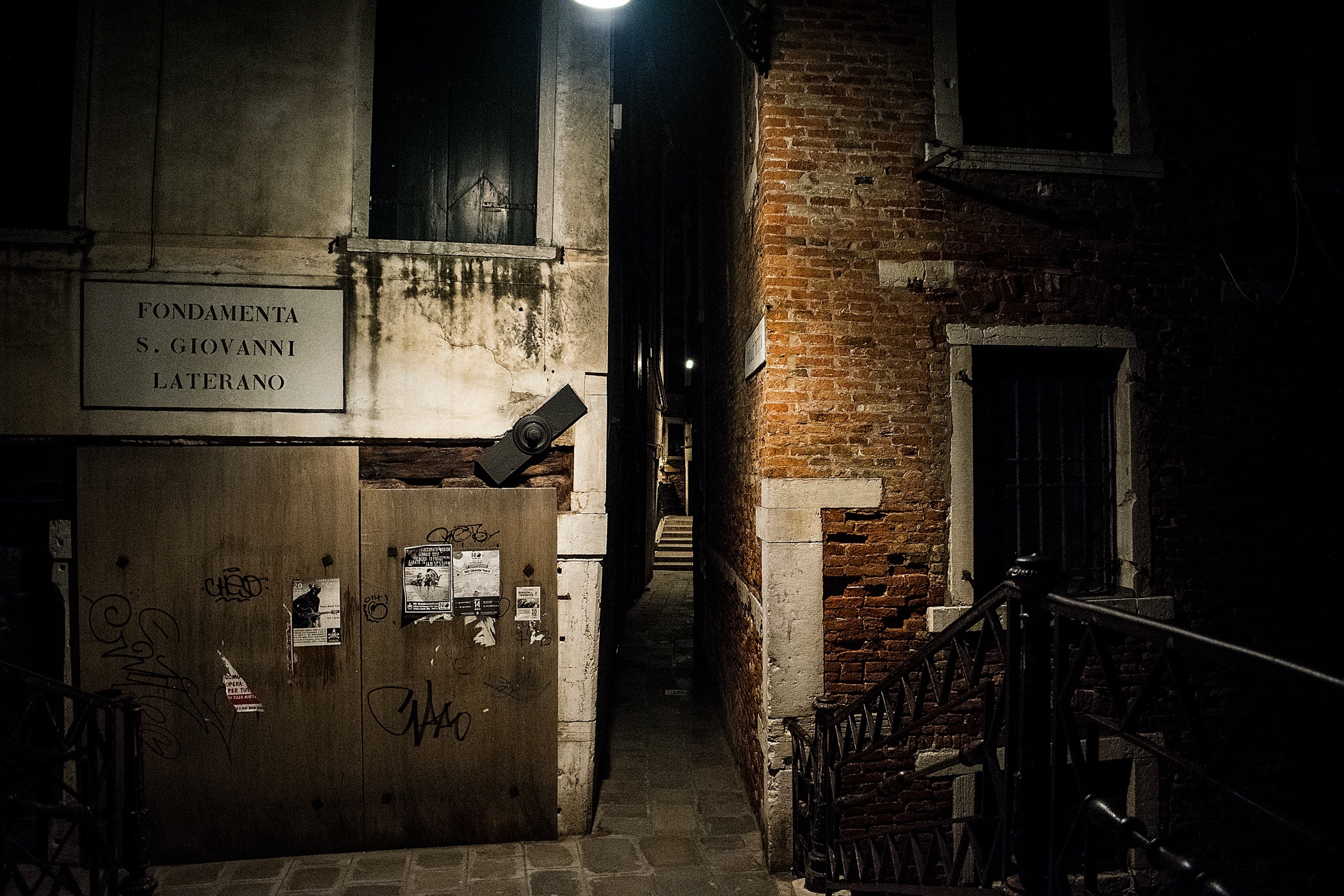 building, wall, text, information, vista, building exterior, alley, old, sign, venice, brick wall, day, outdoors, box, communication, 1080P, HD Wallpaper