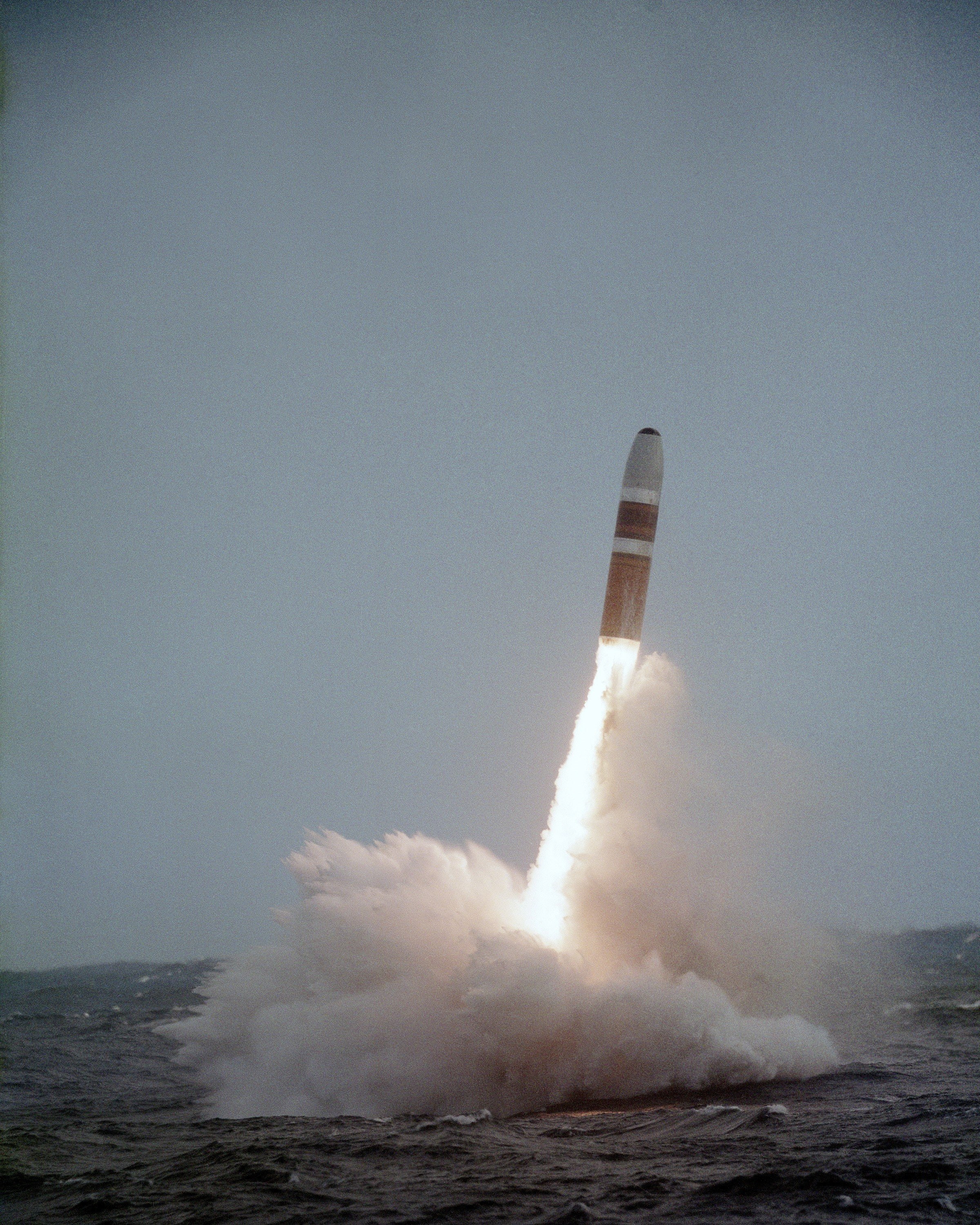 nuclear, submarine, trident ii, icbm, 2K, wepons, Phone HD Wallpaper