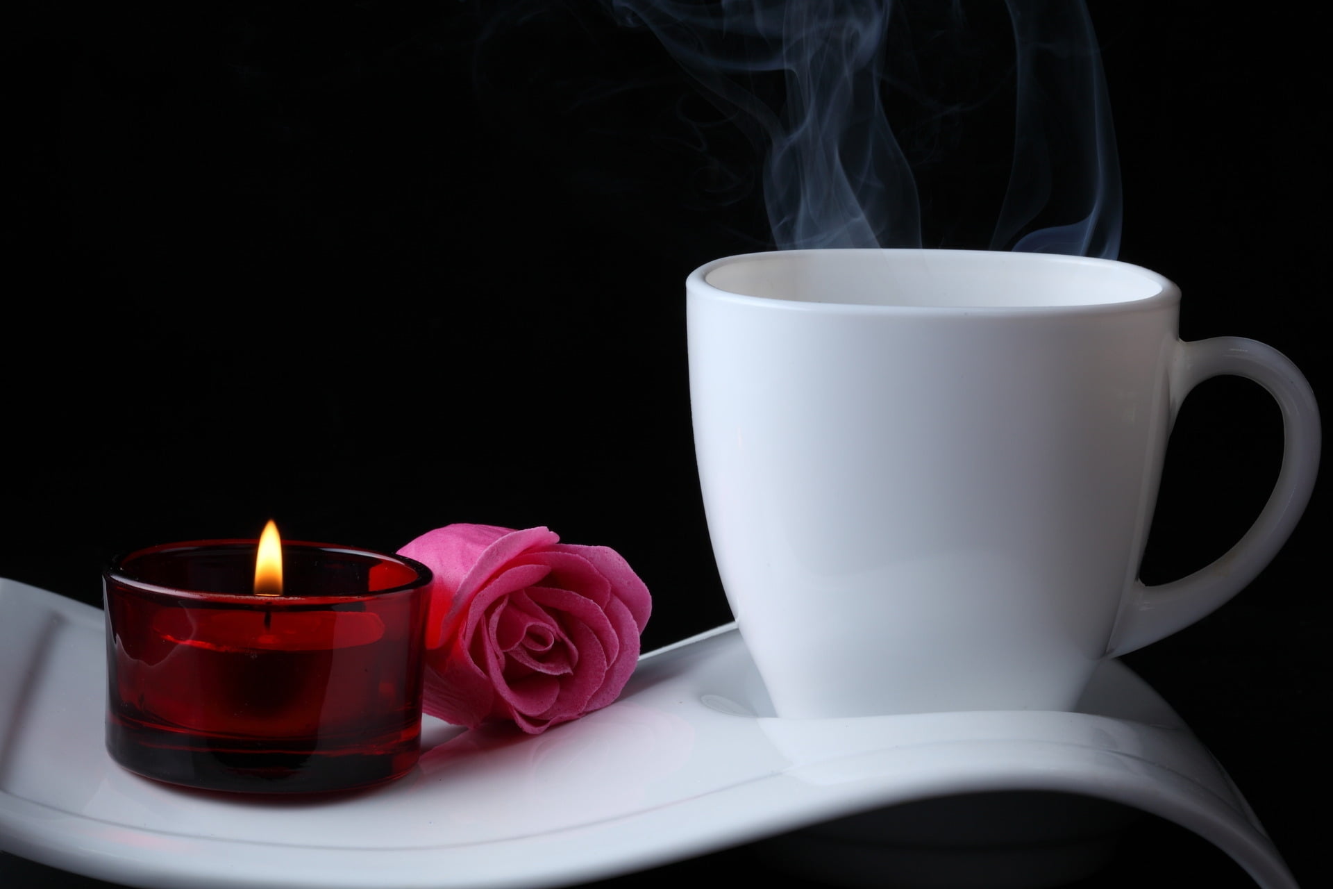 dark, flowers, ceramic, holder, white, table, coffee - Drink, red, tea light, tealight, 1080P, close-up, relaxation, fire - Natural Phenomenon, cup, refreshment, HD Wallpaper