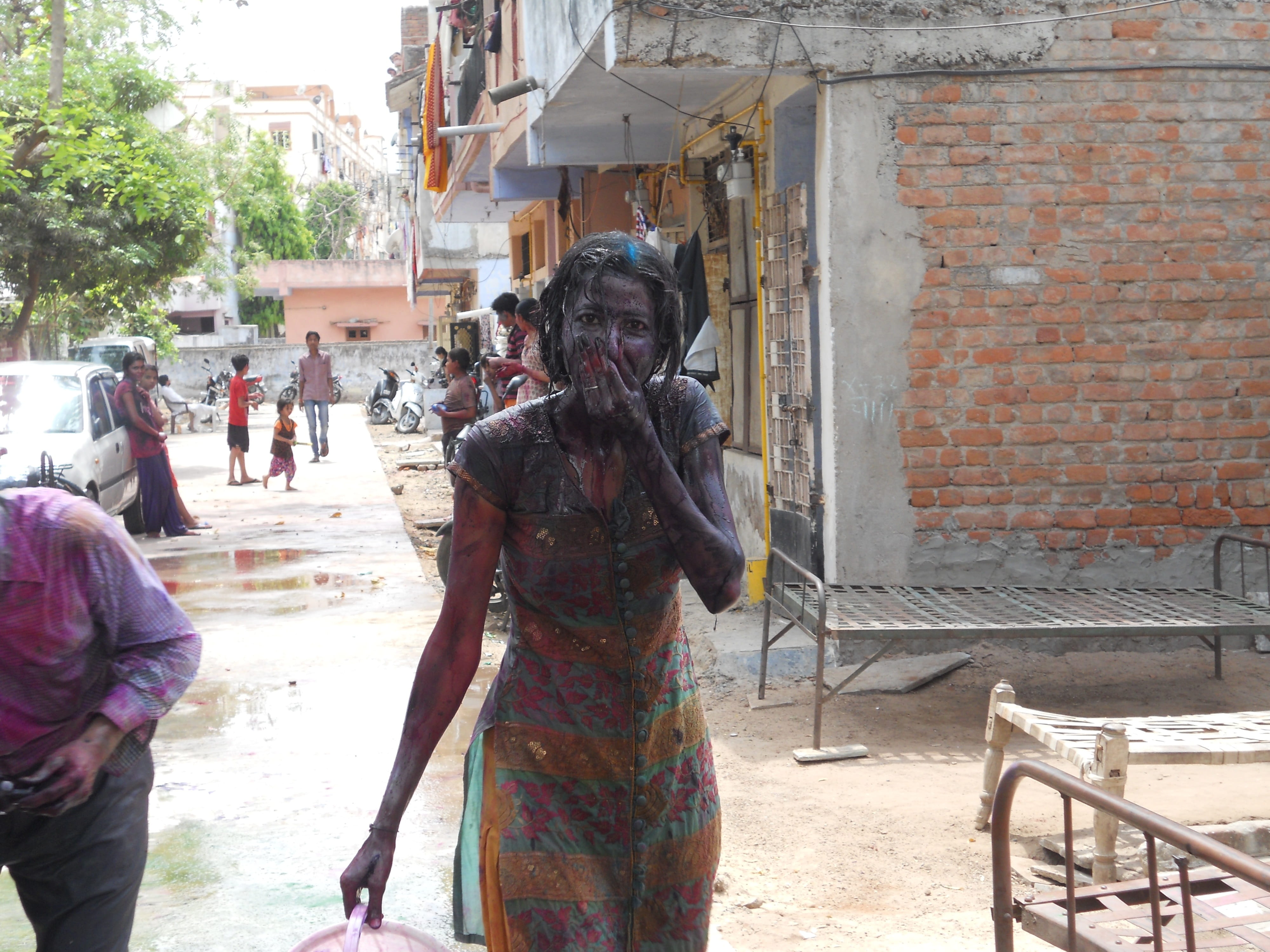 culture, festival, splash, men, built structure, street, building exterior, real people, hinduism, 4K, occupation, incidental people, holiday, architecture, HD Wallpaper