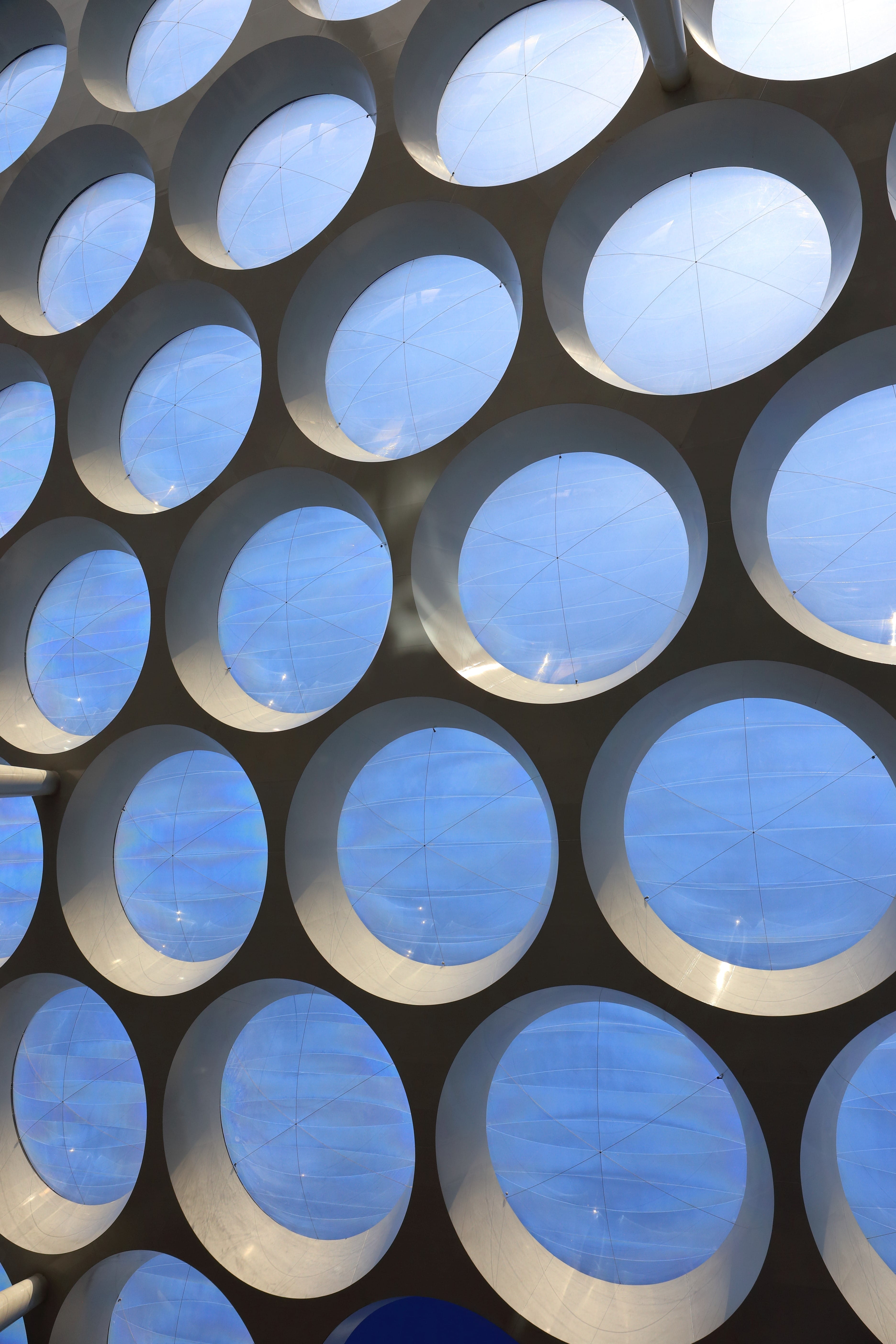 in a row, light fixture, circle, brass section, outdoors, geometric shape, built structure, order, side by side, porthole, surgeon, pattern, full frame, Phone HD Wallpaper