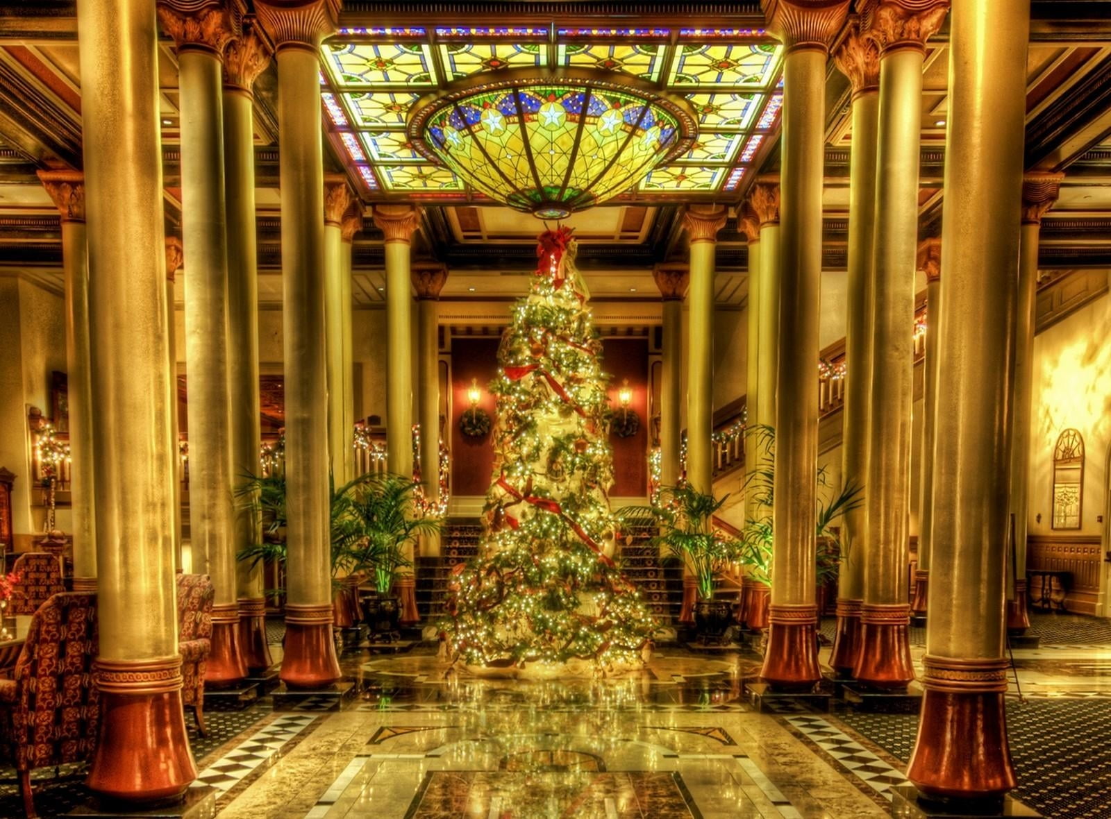 asia, celebration, spirituality, green, thailand, buddha, famous Place, red, old, christmas tree, gold, columns, tree, architectural Column, inside Of, HD Wallpaper