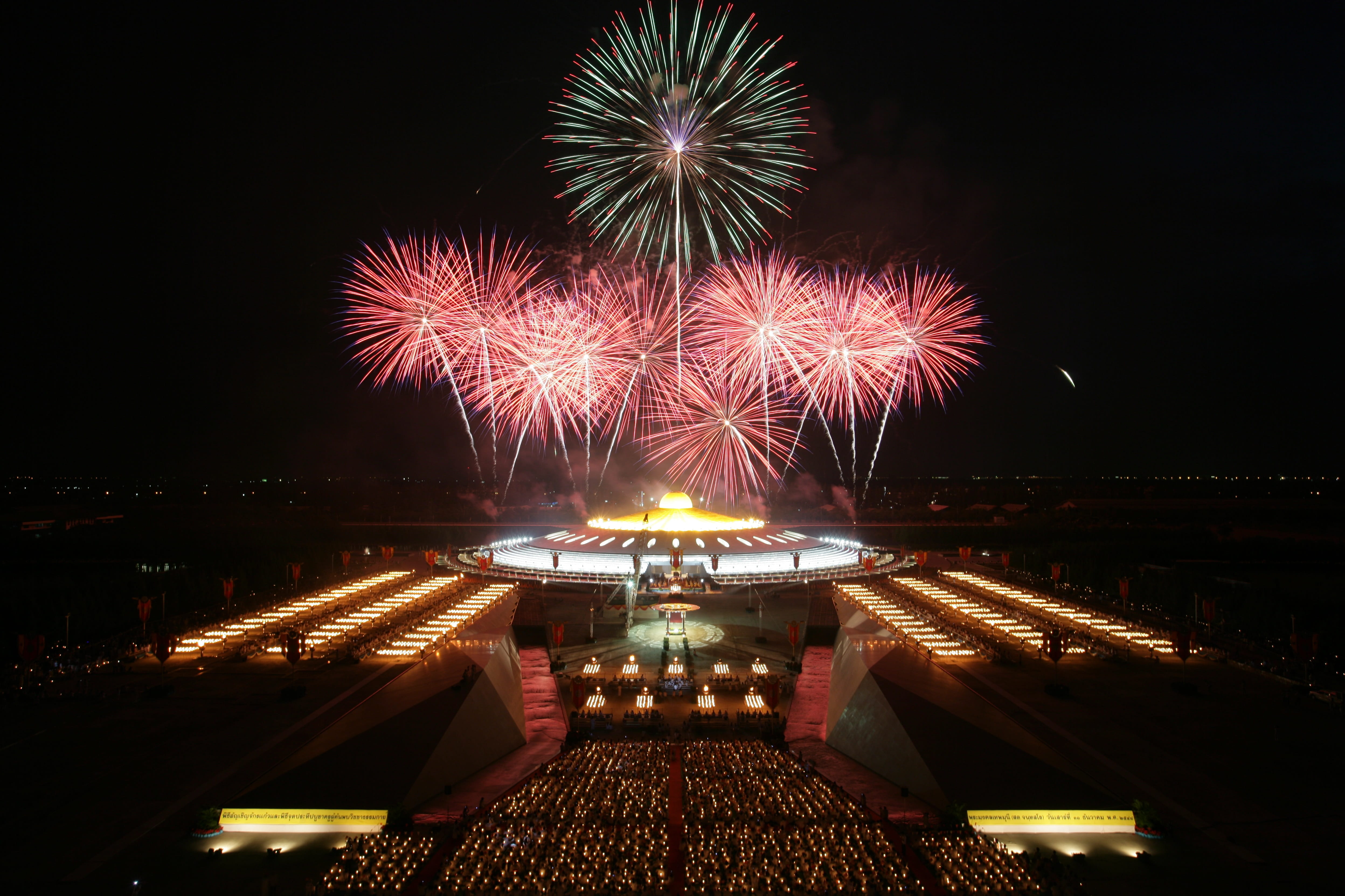 dhammakaya pagoda, city, arts culture and entertainment, new years eve, night, event, wat, exploding, phra dhammakaya, celebration, built structure, red, HD Wallpaper