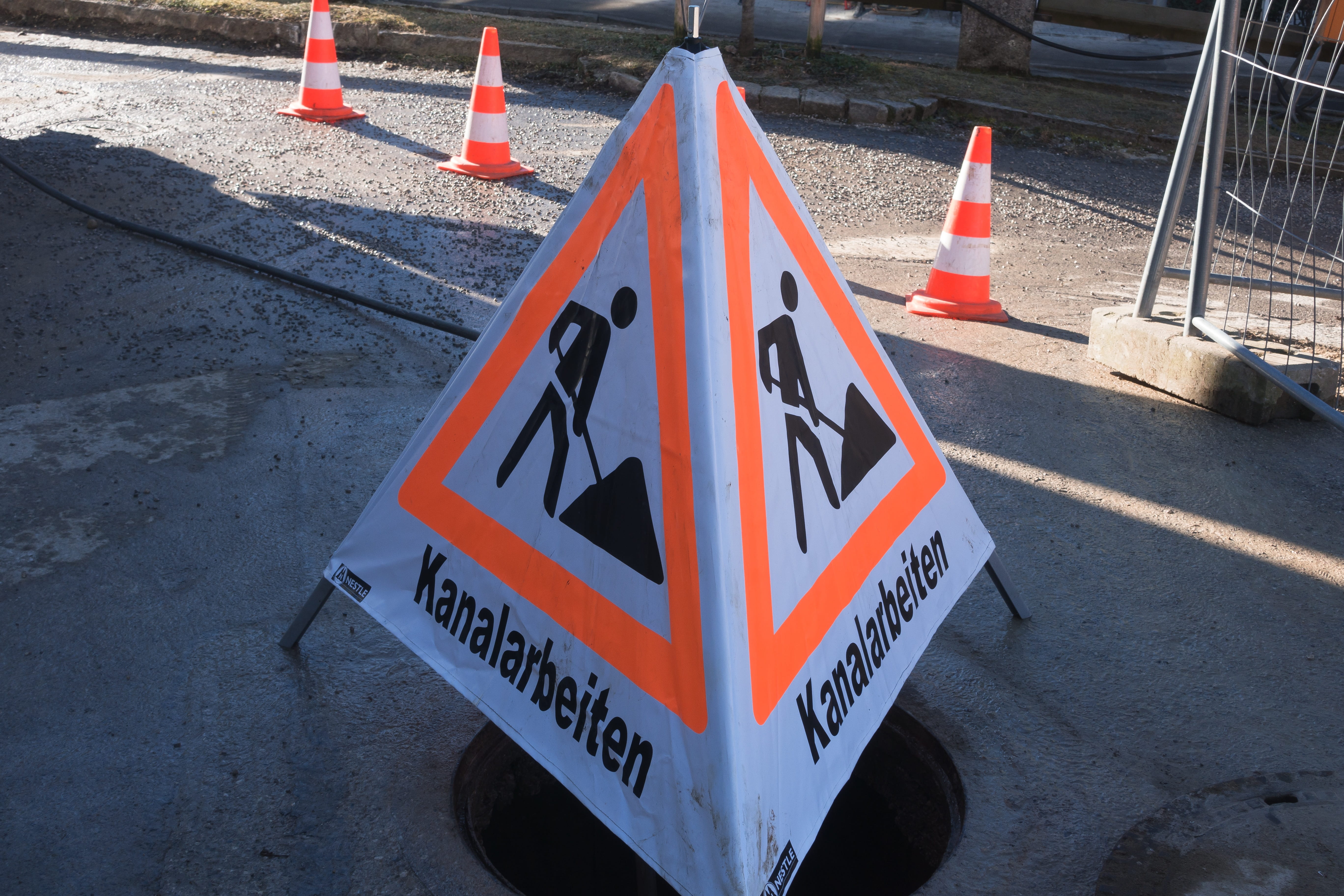 road construction, communication, 5K, street, open, traffic cone, Channel, pylons, cone, risk, construction site, warning symbol, construction industry, HD Wallpaper