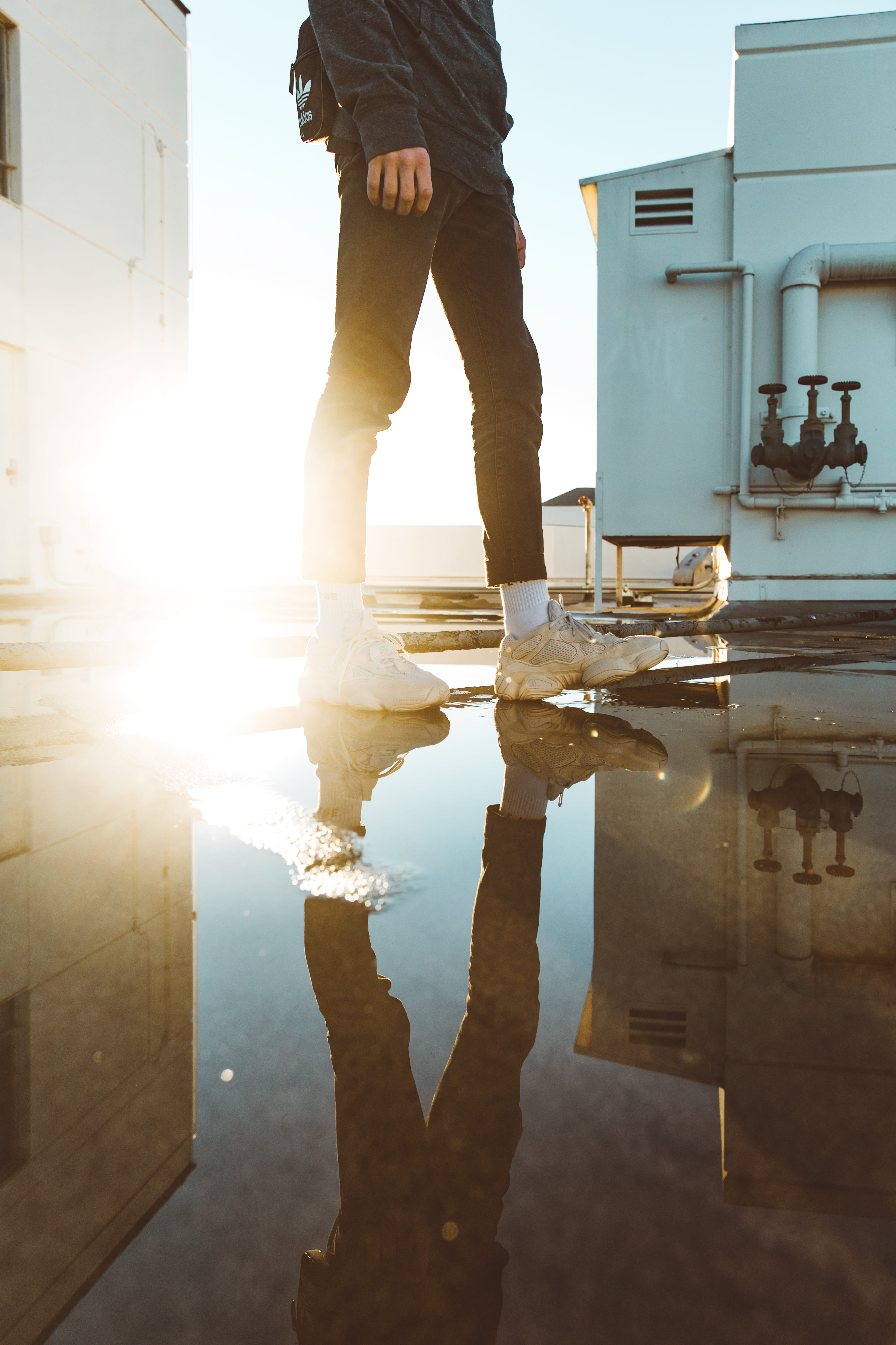 flooring, apparel, shoe, nature, wiring, flare, reflection, standing, floor, light, real people, clothing, plumbing, human, 5K, men, human leg, man, low section, Phone HD Wallpaper