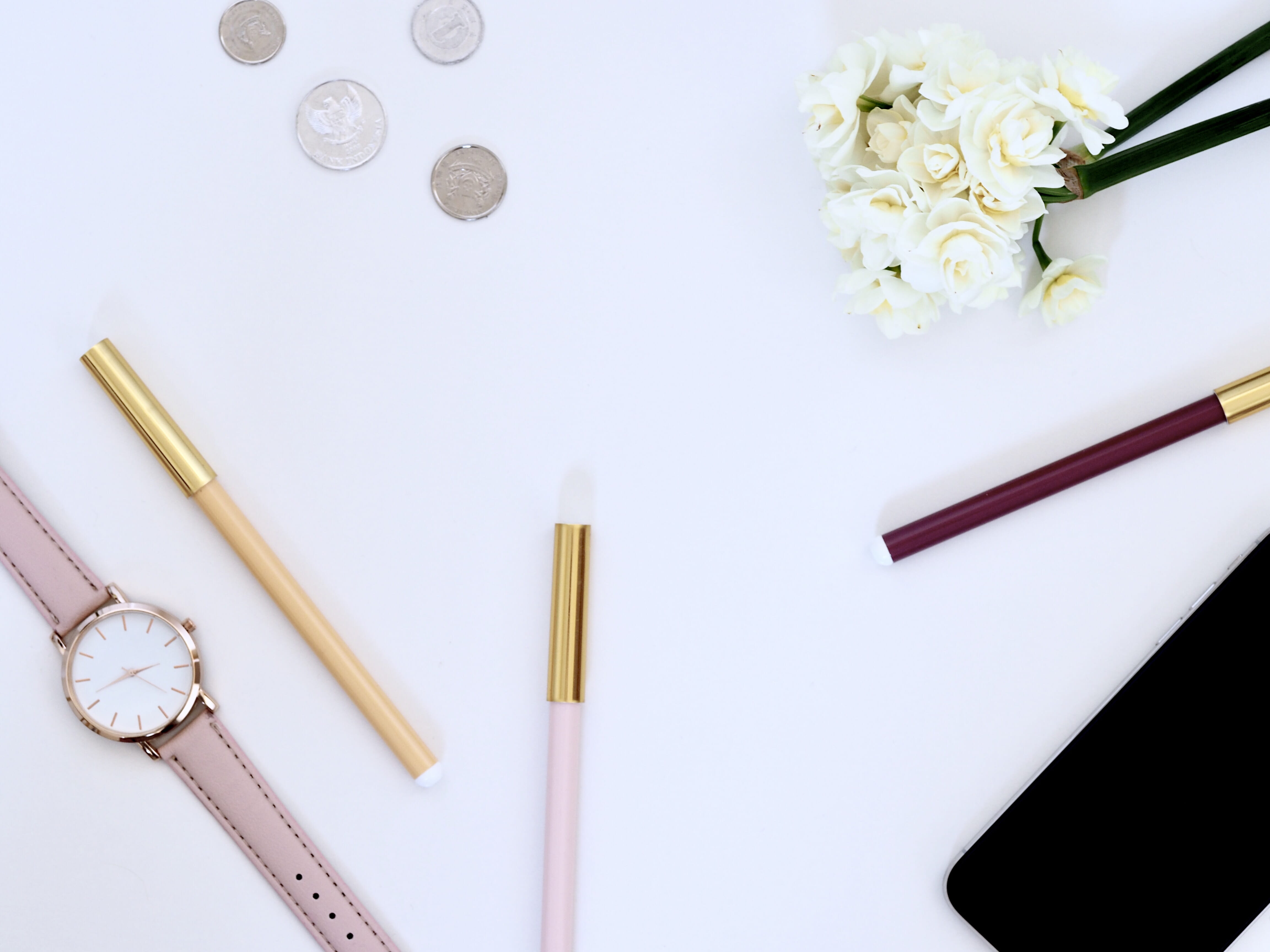 close-up, minimal, flower bouquet, indoors, watch, desktop, setting, flat, still life, nature, freshness, no people, money, pen, accessories, lay, flower, HD Wallpaper