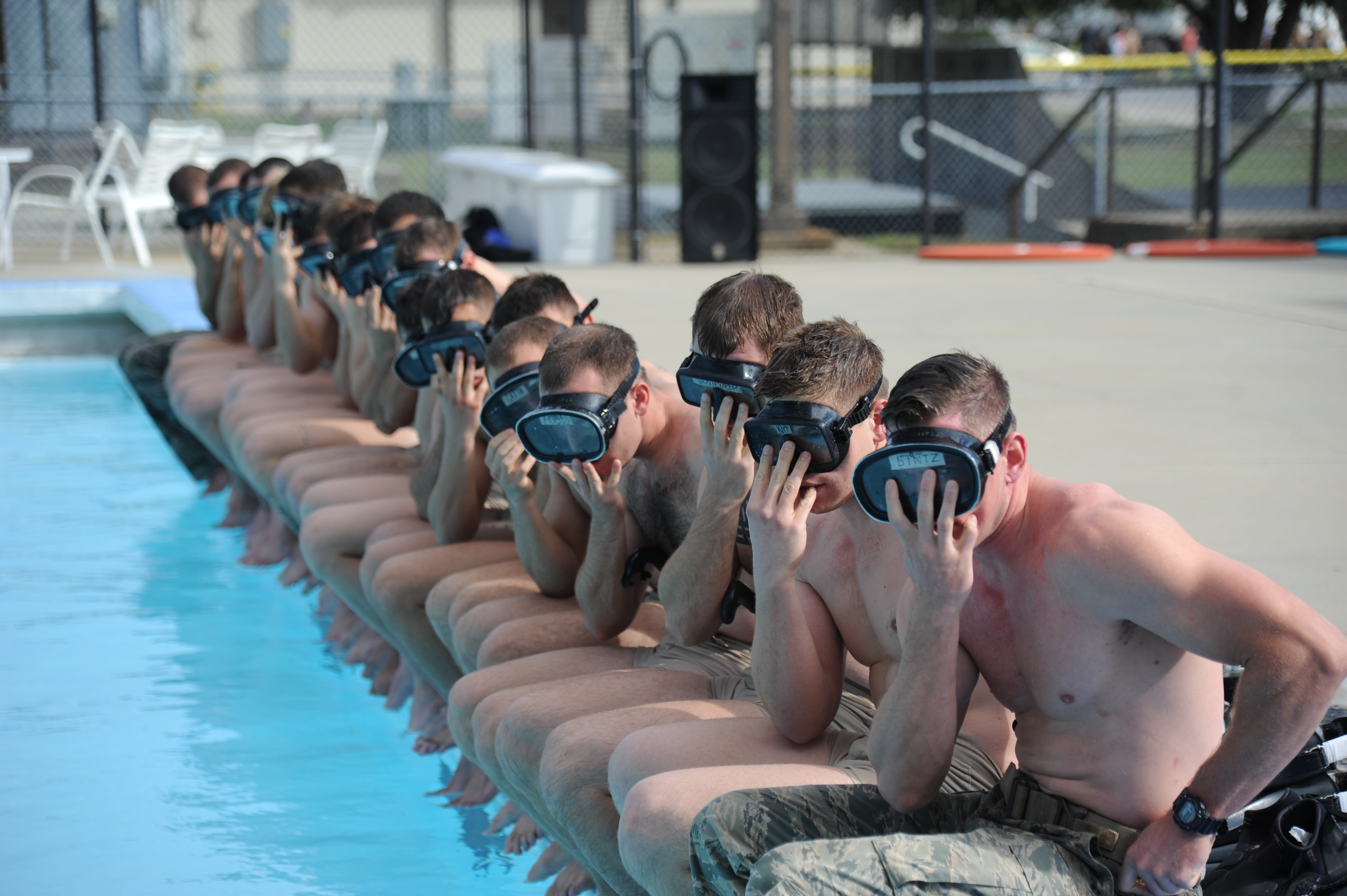photographer, using, masks, pool, group of people, instruction, photographing, swimming, swimming pool, swim, technology, 4K, water, lessons, incidental people, HD Wallpaper