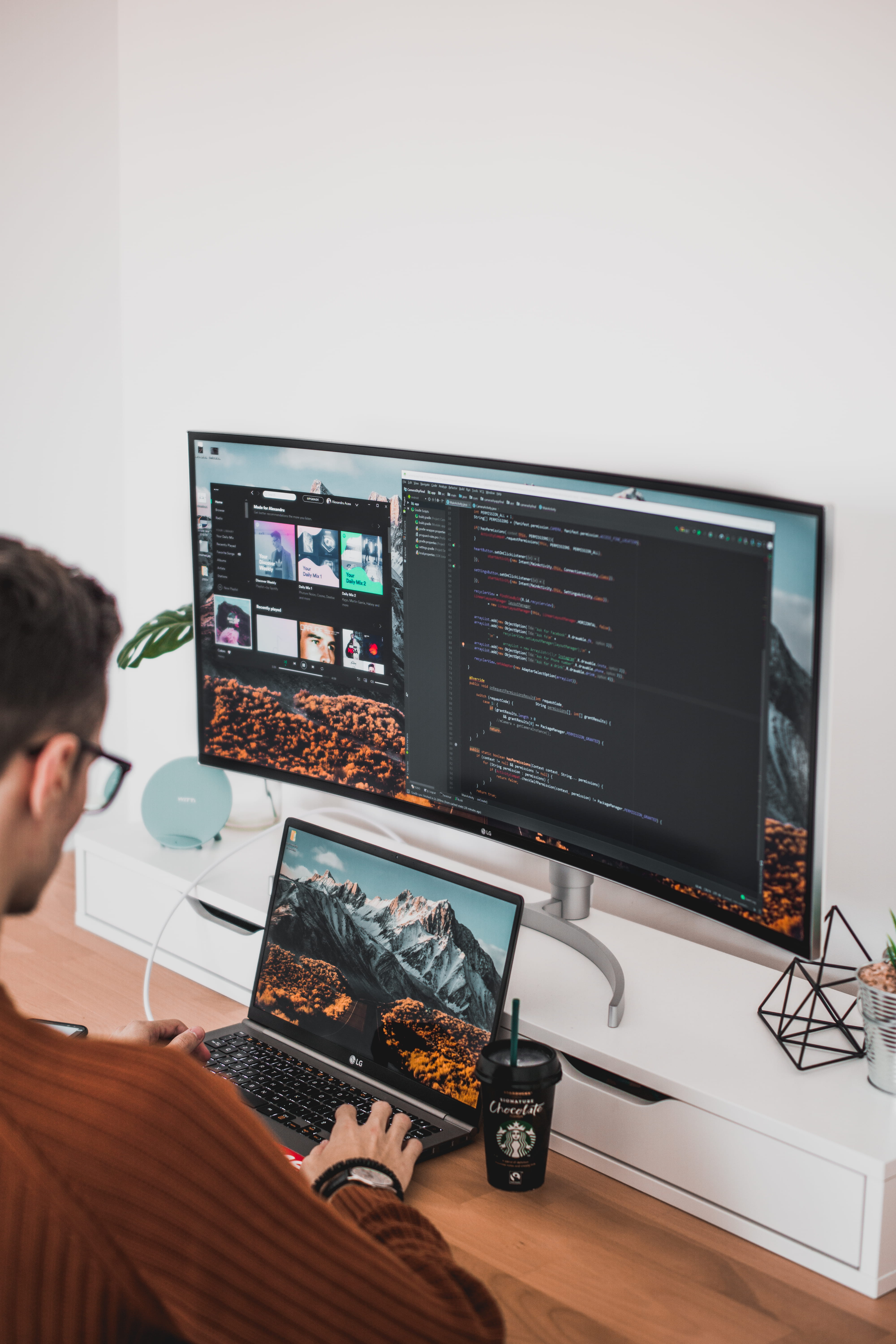 fashion, pC, equipment, laptop, males, desk, computer Monitor, screen, indoors, digital, technology, connection, computer Keyboard, workplace, 5K, iT Support, Phone HD Wallpaper