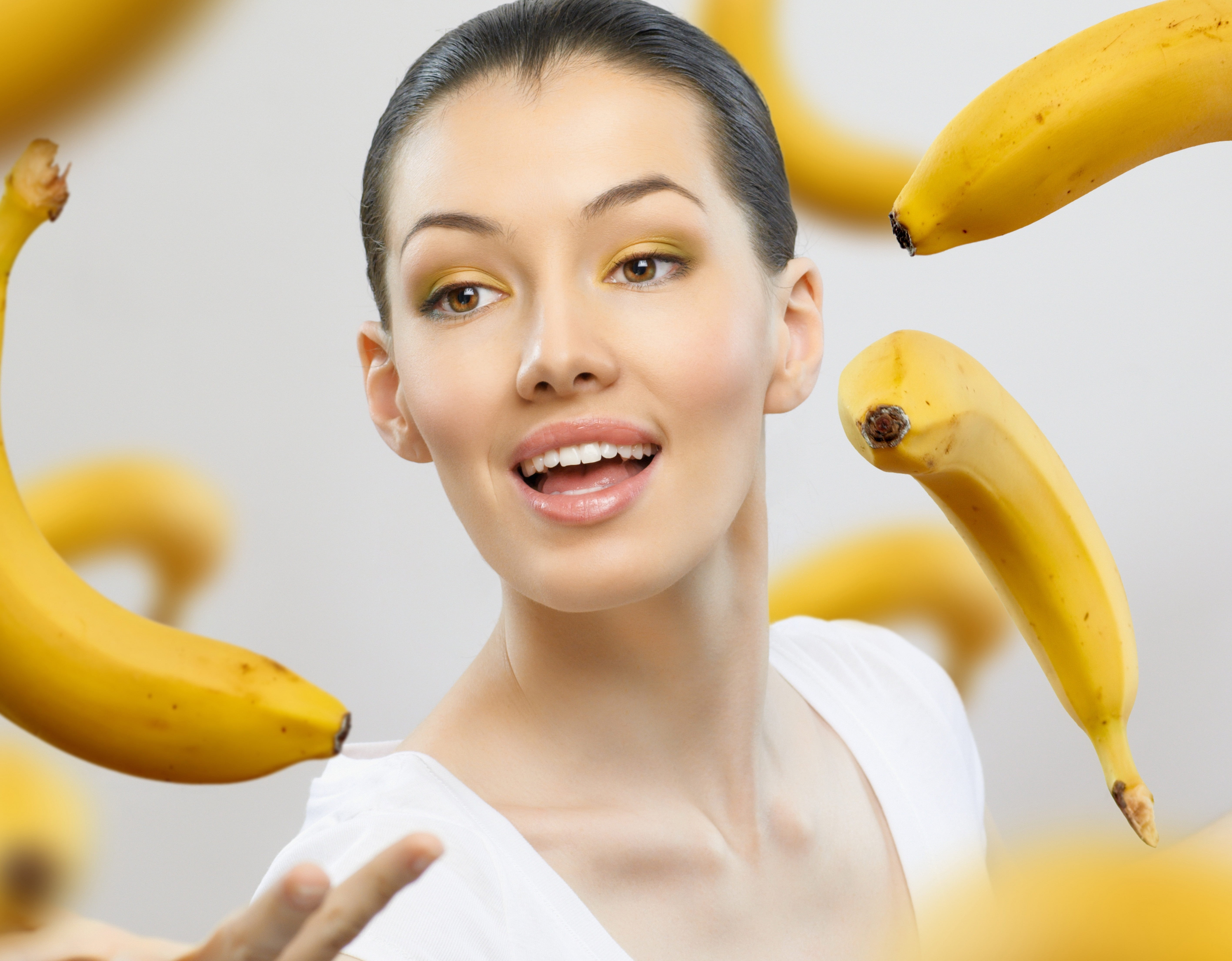 smiling, beautiful woman, s, women, cheerful, fruits, neck, healthy Eating, beauty, close-up, portrait, mouth open, yellow, food, happiness, freshness, HD Wallpaper