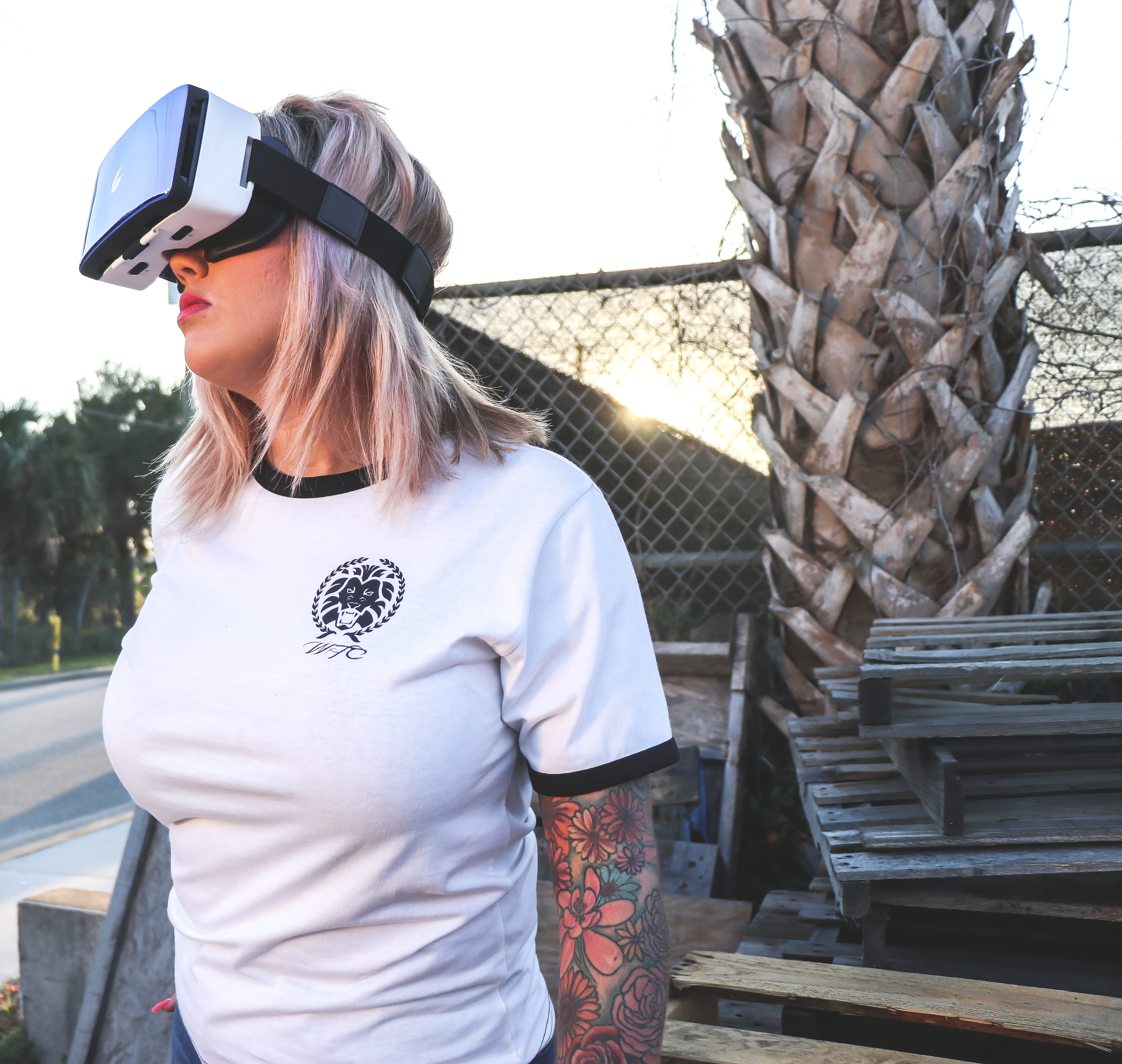 looking, electronic, girl, real people, device, photo, technology, fashion, casual clothing, wear, using, outdoors, standing, female, headset, virtual reality headset, HD Wallpaper