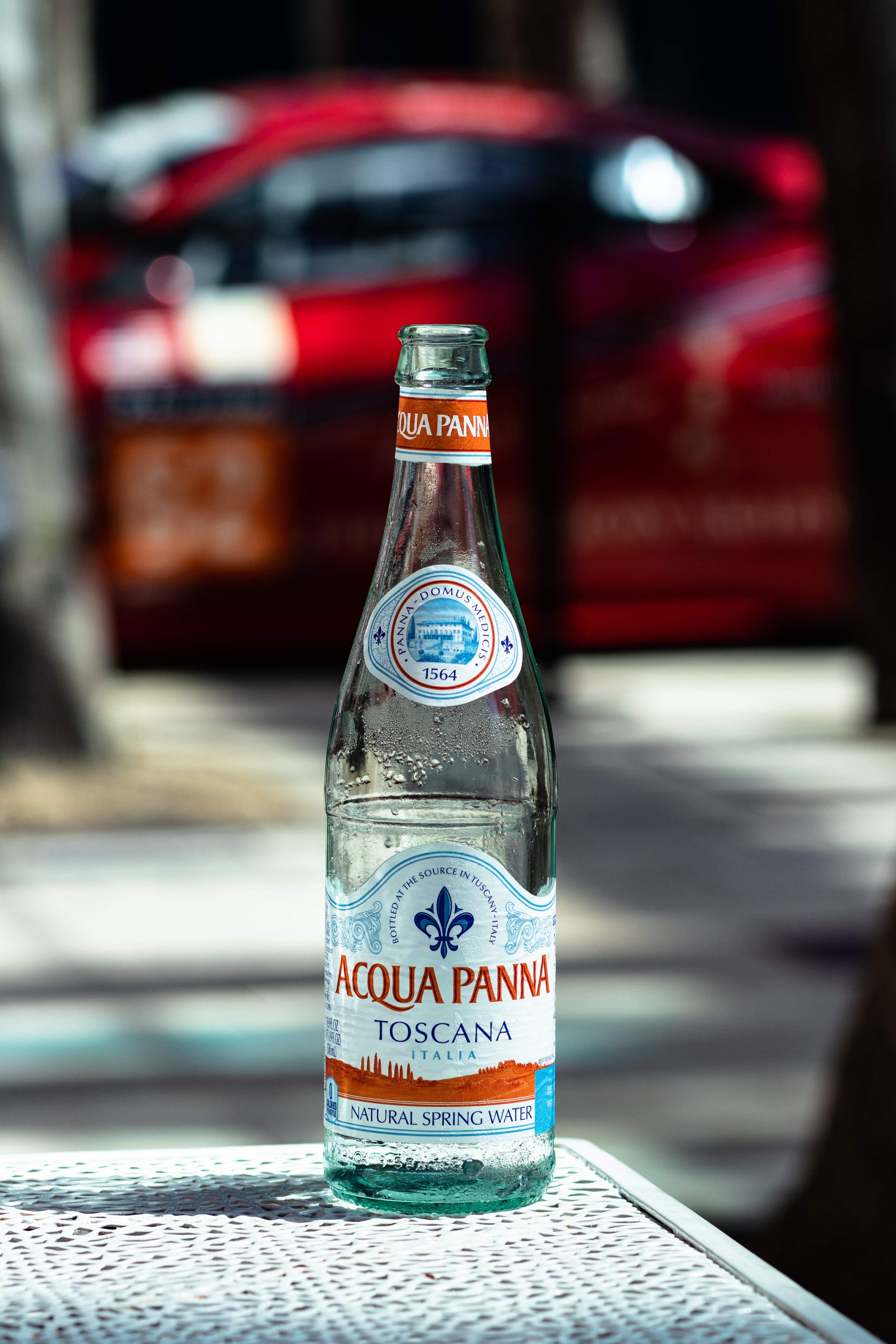 glass, food, food and drink, water, good times, beer, drink, pub, alcohol, table, communication, botle, no people, booze, container, 5K, united states, Phone HD Wallpaper
