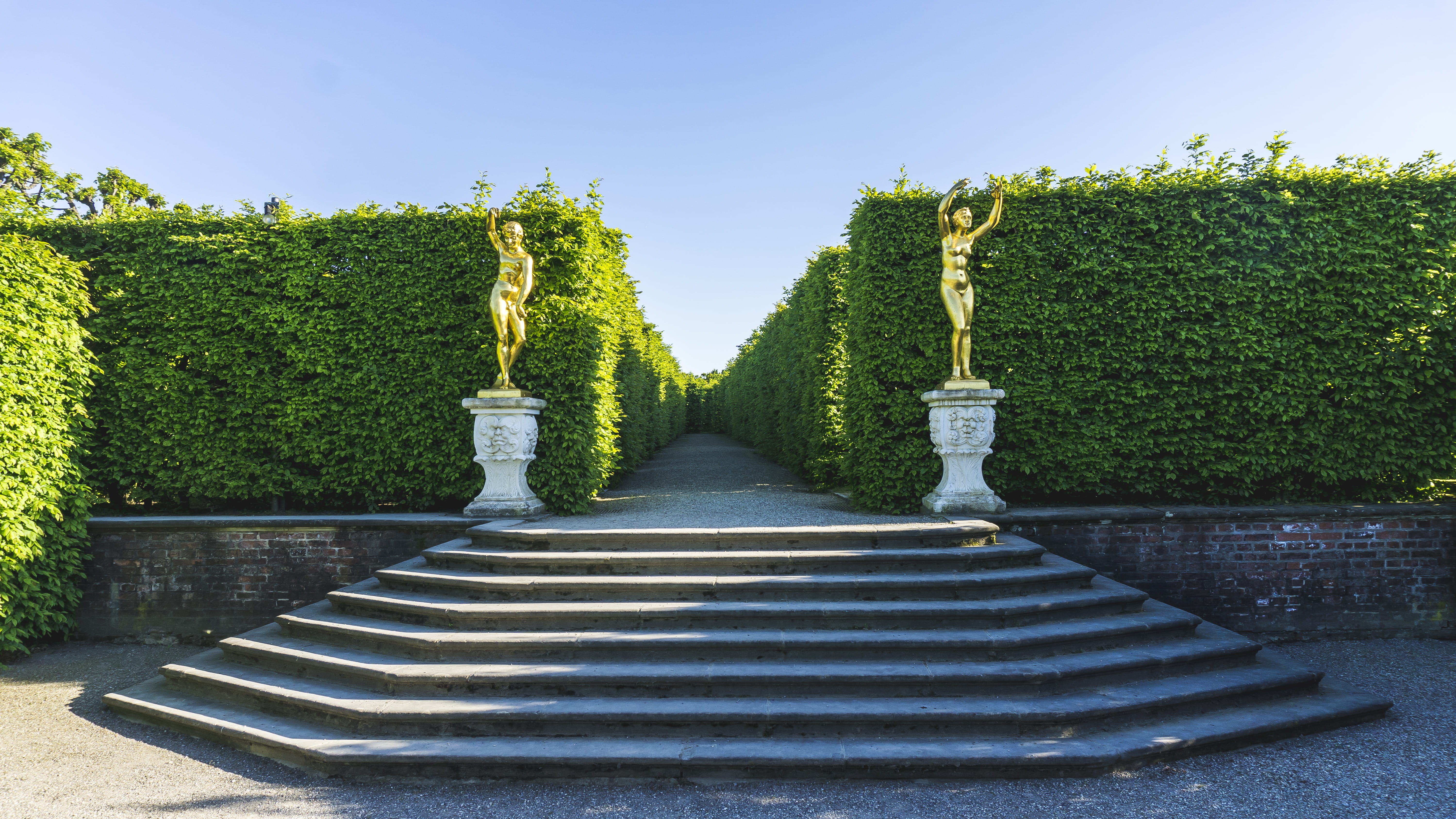 outdoors, stairs, growth, statue, hedge, green, no people, urban, park - man made space, footpath, sky, herrenhausen gardens, castle, clear sky, day, herrenhäuser gärten, HD Wallpaper