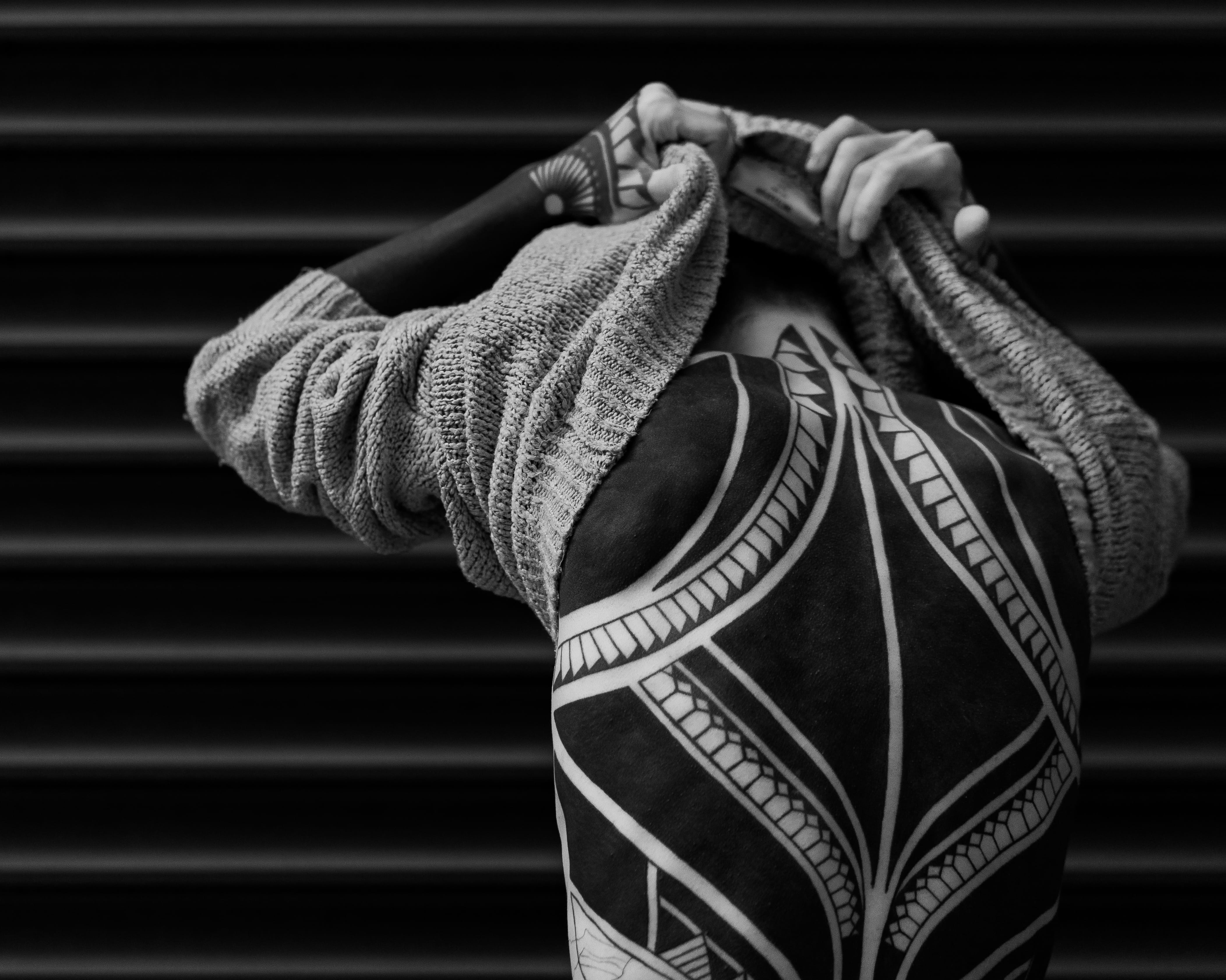 leisure activity, human, man, focus on foreground, metal, fashion, grayscale, hands, outerwear, pattern, tattoos, safety, protection, rope, security, person, HD Wallpaper