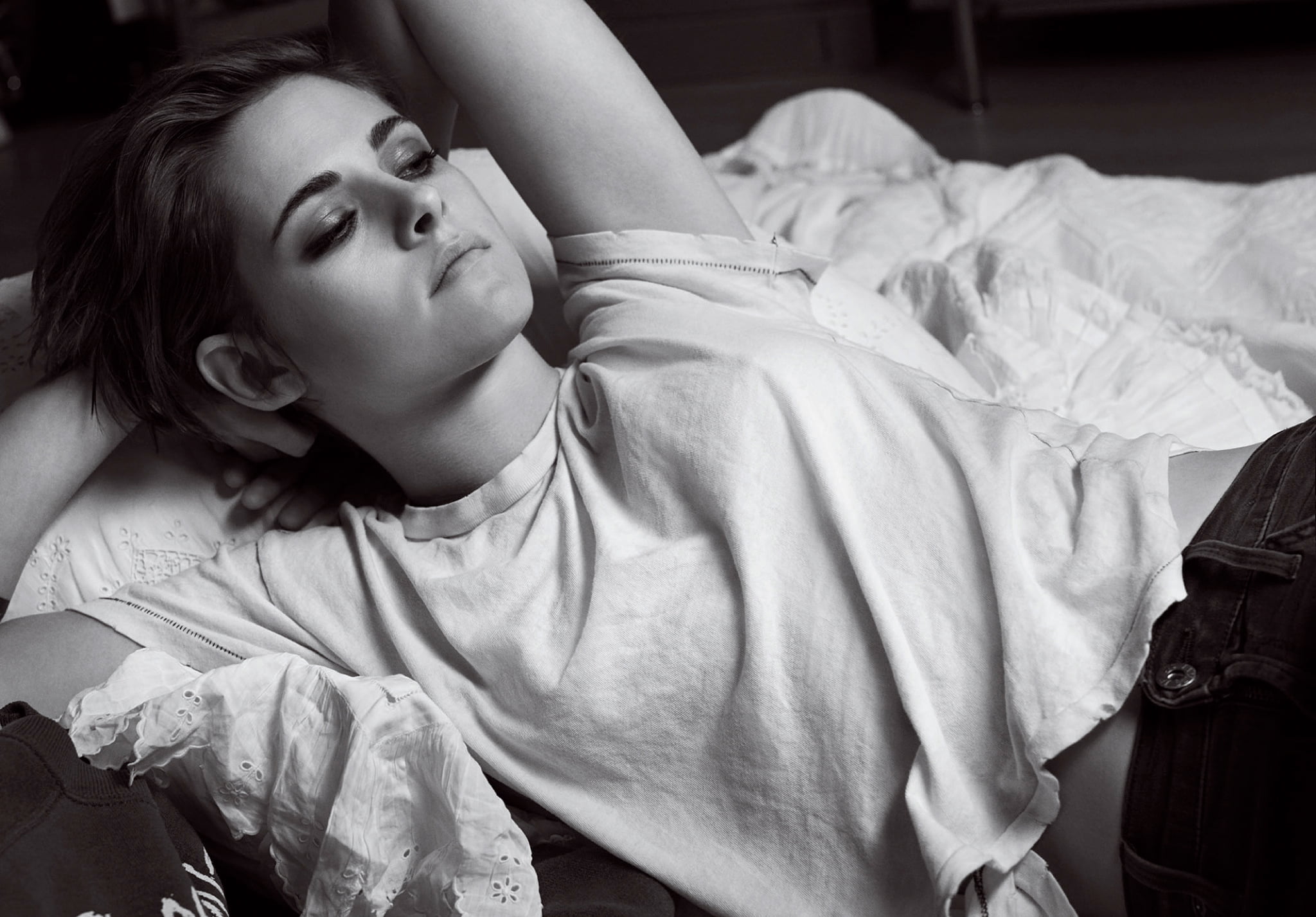 crew, waist up, neck, lying down, contemplation, women, CR Fashion Book, lifestyles, real people, young adult, shirt, front view, leisure activity, 1080P, HD Wallpaper
