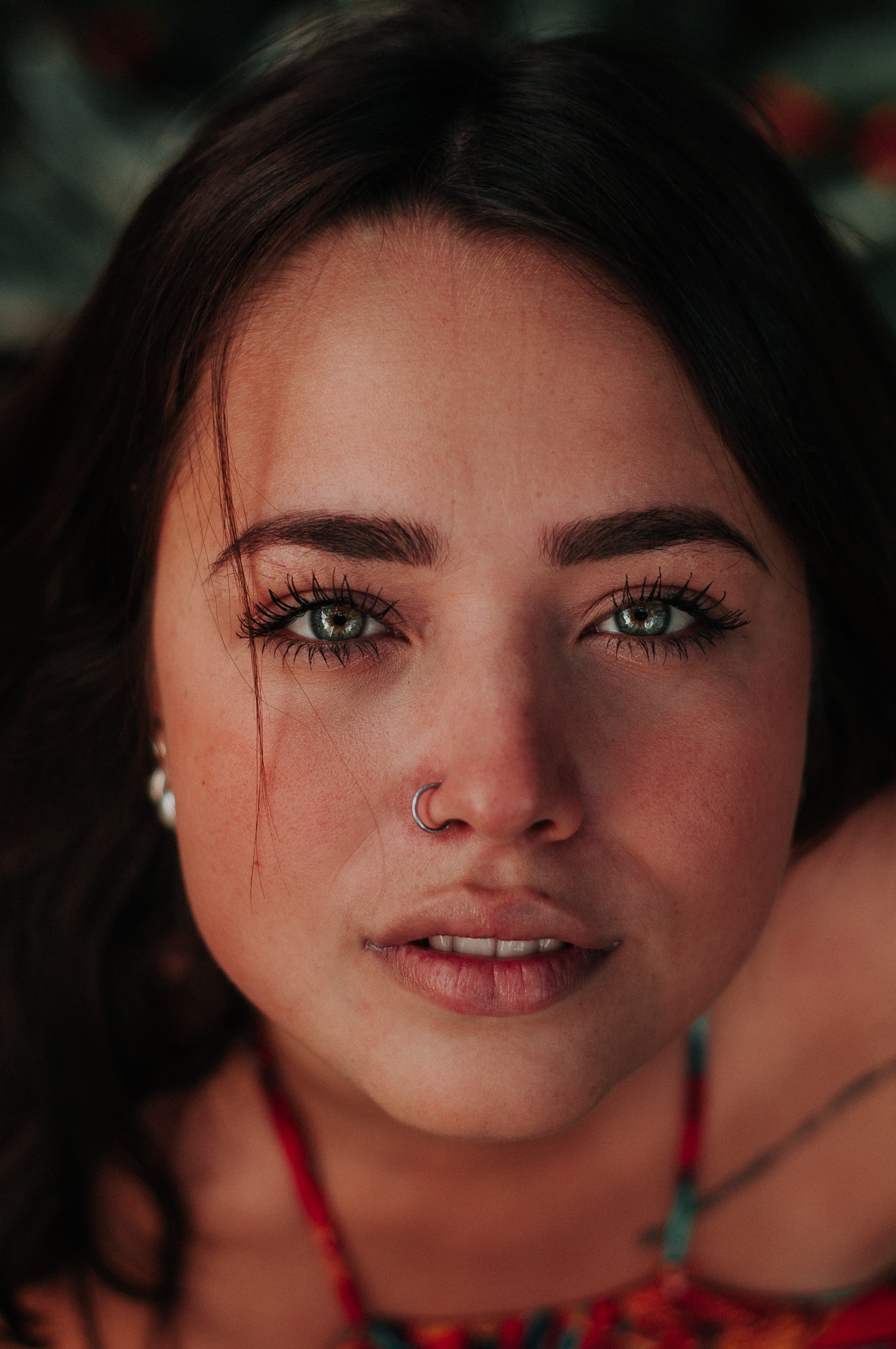 nose, young adult, portrait, nose ring, focus on foreground, smile, blur, beautiful, contemplation, headshot, front view, woman, close-up, attractive, focus, Phone HD Wallpaper