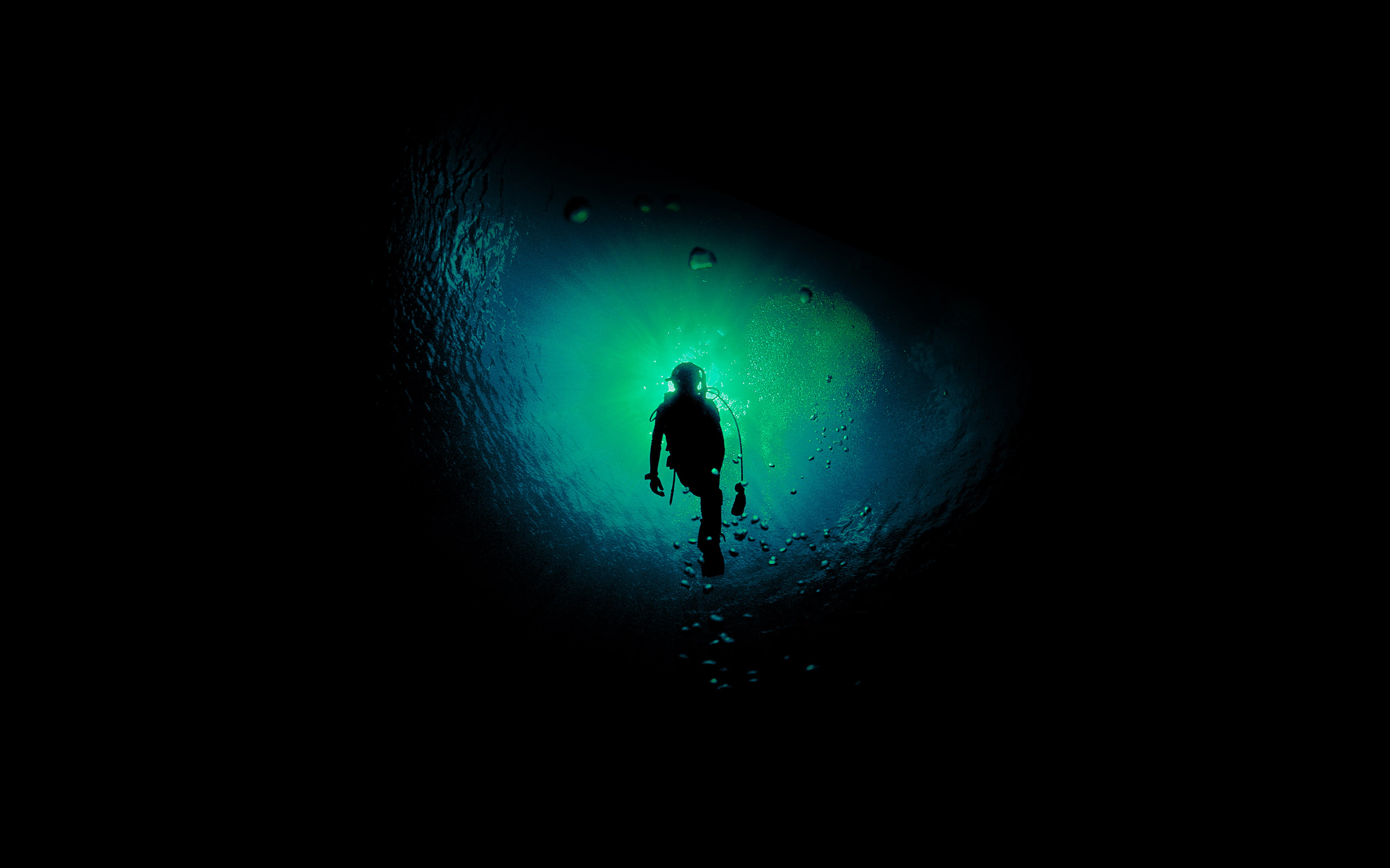 leisure activity, ocean, underwater diving, sport, dive, dark, night, unrecognizable person, 4K, deep, one person, real people, sea, light at the end of the tunnel, HD Wallpaper