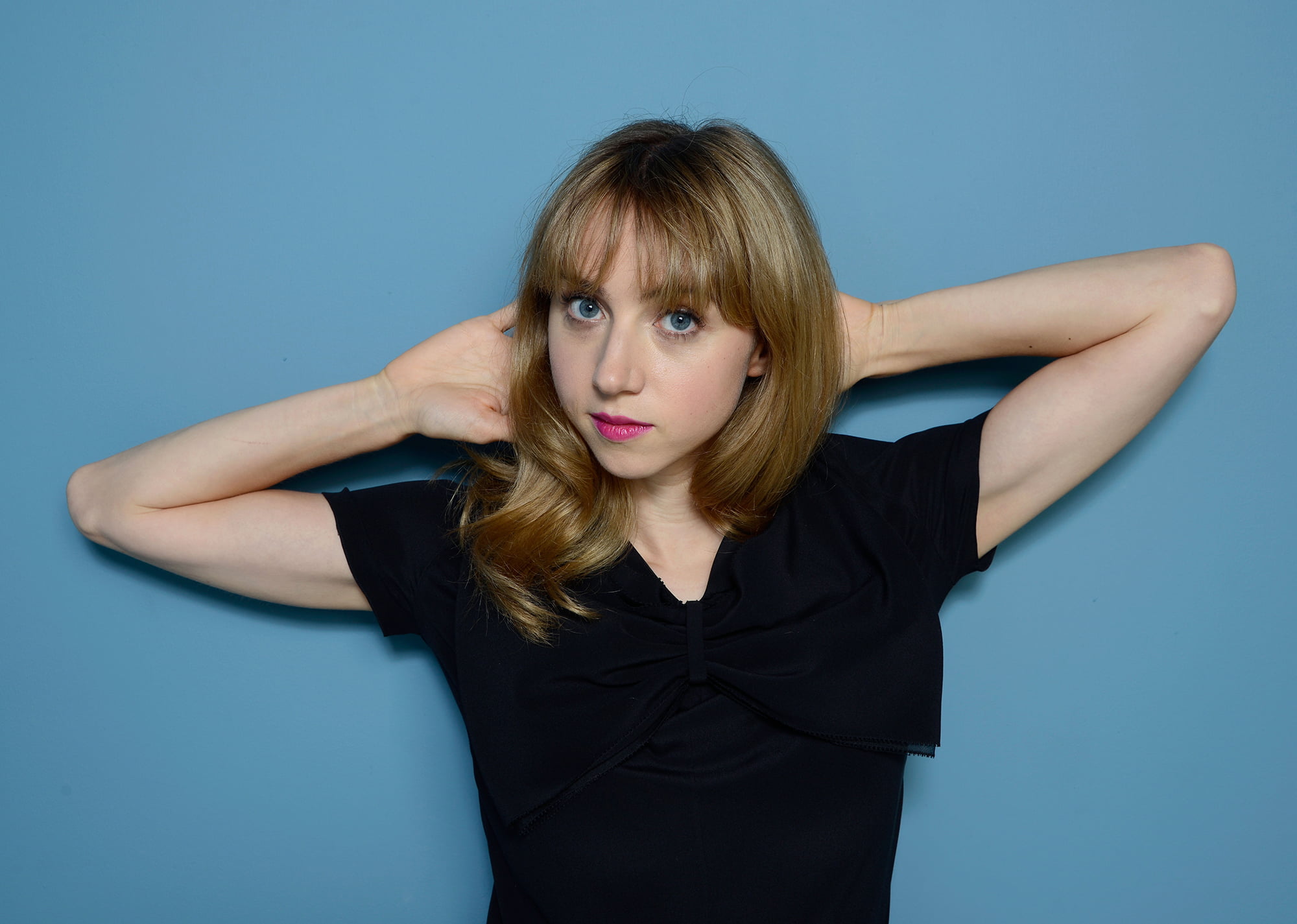 hairstyle, long hair, hair, young adult, 1080P, human arm, front view, indoors, blue background, beautiful woman, women, Zoe Kazan, beauty, colored background, HD Wallpaper