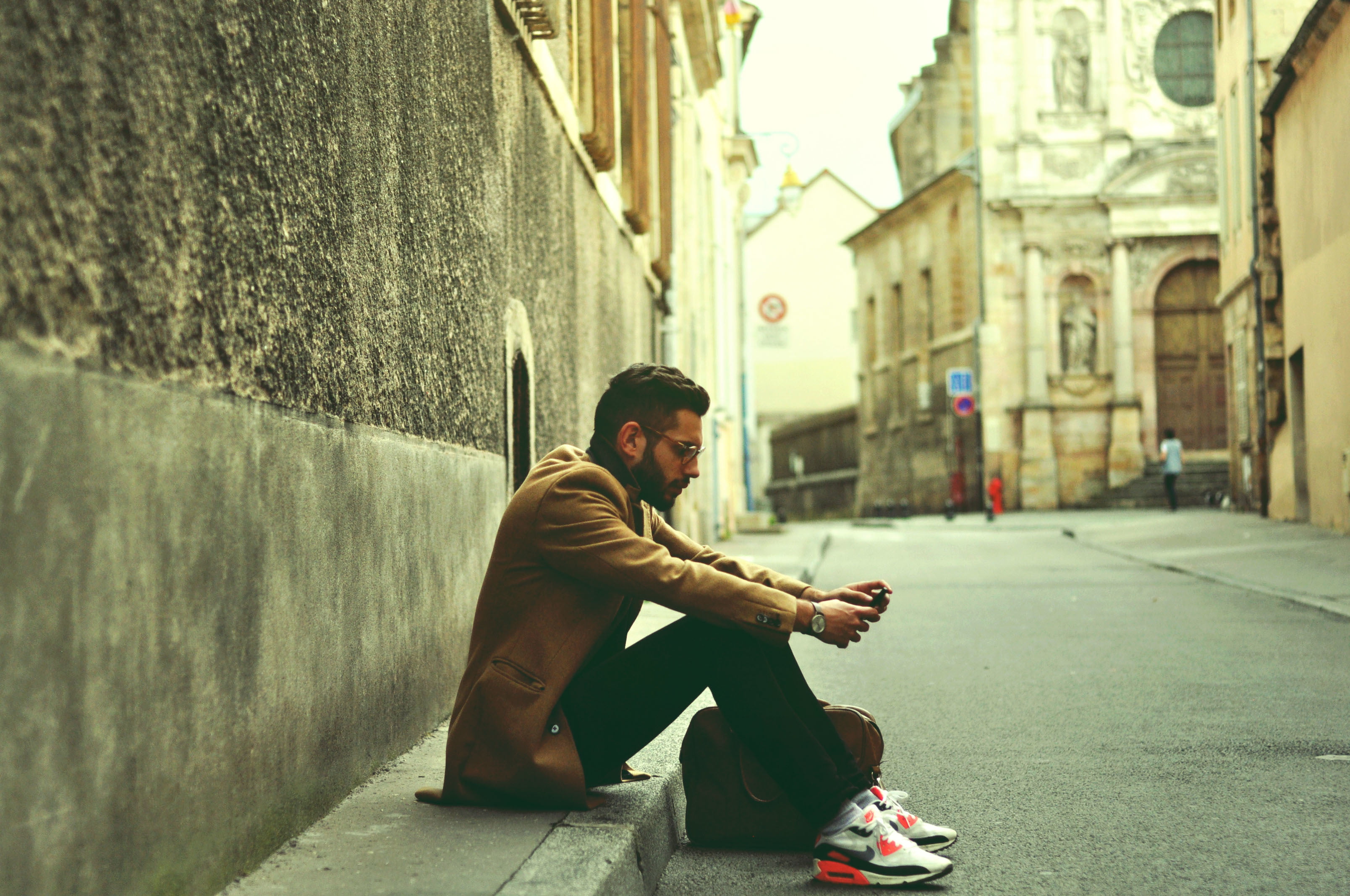 adult, beard, outdoors, mobile Phone, wireless Technology, brown, s, young Adult, lifestyles, wall, street, 2K, built structure, fashion, males, leisure activity, HD Wallpaper