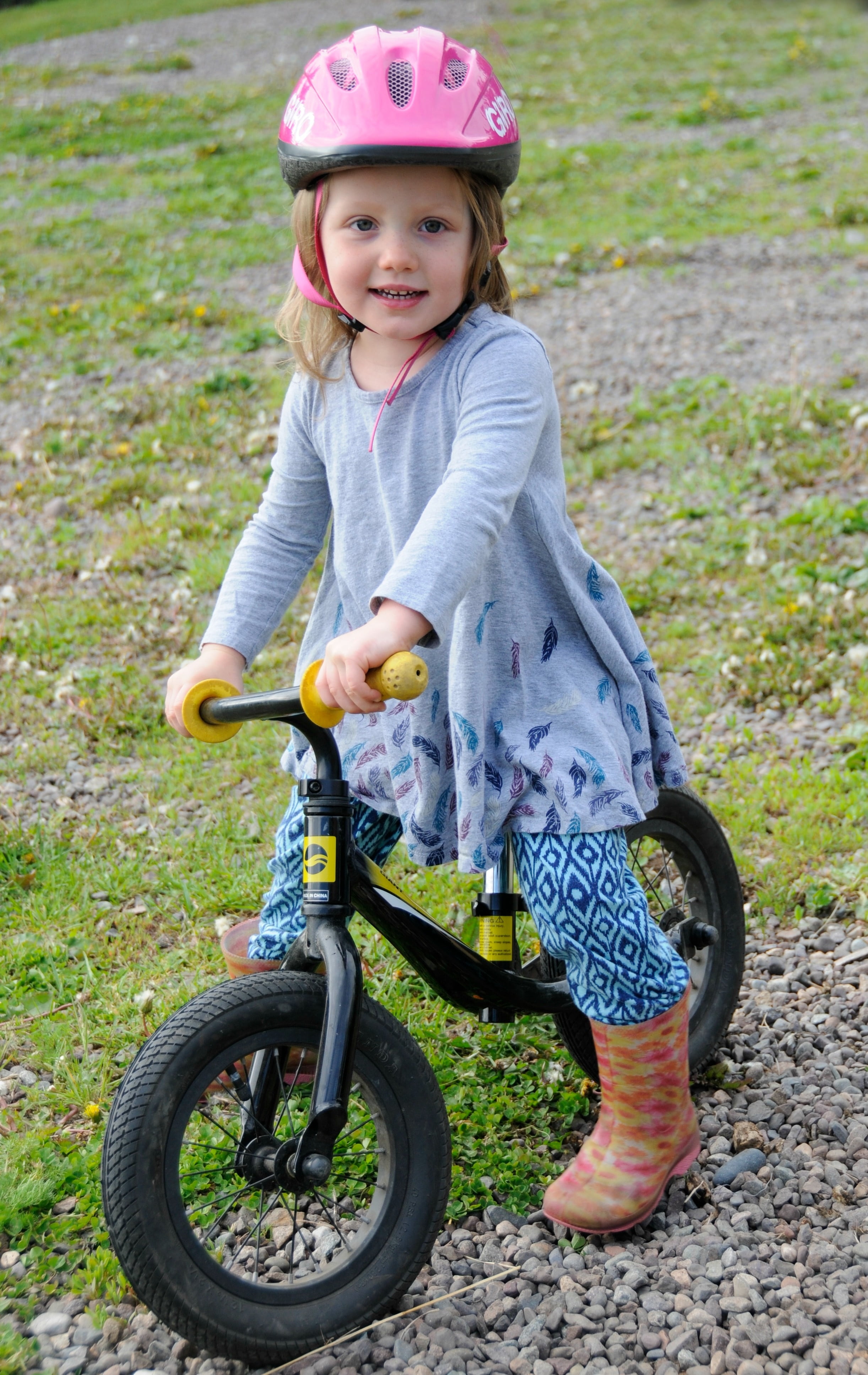 bicycle, cycle, leisure, happy, kid, portrait, outdoors, s, riding, females, child, bike, cute, biking, girl, healthy, sport, summer, girls, little, little girl, Phone HD Wallpaper