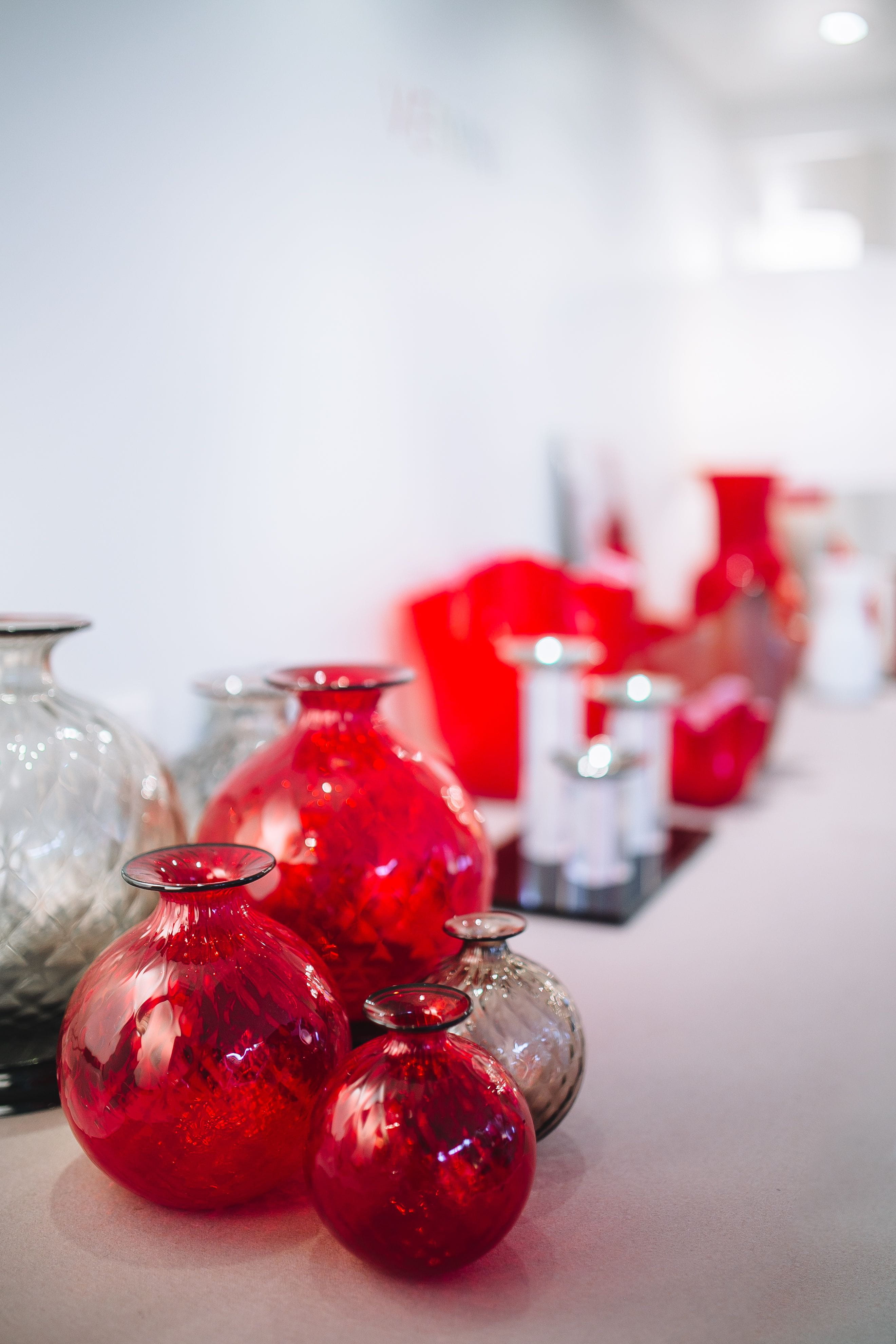 table, food and drink, focus on foreground, drink, container, no People, Italy, decoration, still life, 4K, food, factory, indoors, handmade, large group of objects, Phone HD Wallpaper