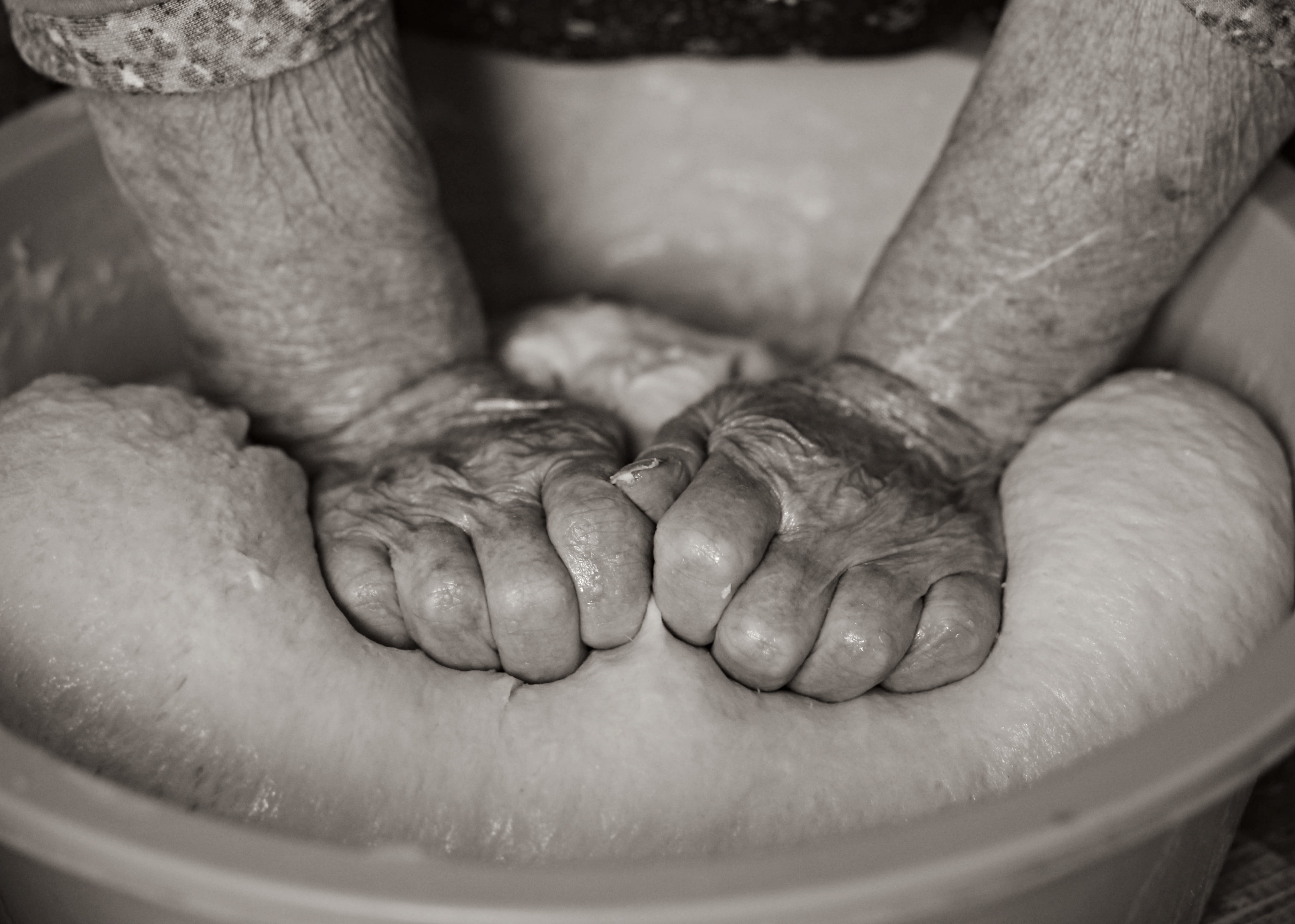 knead, finger, preparation, traditional, human foot, child, adult, cake, human limb, 4K, care, dirt, grandma, coca, hand, lifestyles, senior adult, close-up, HD Wallpaper