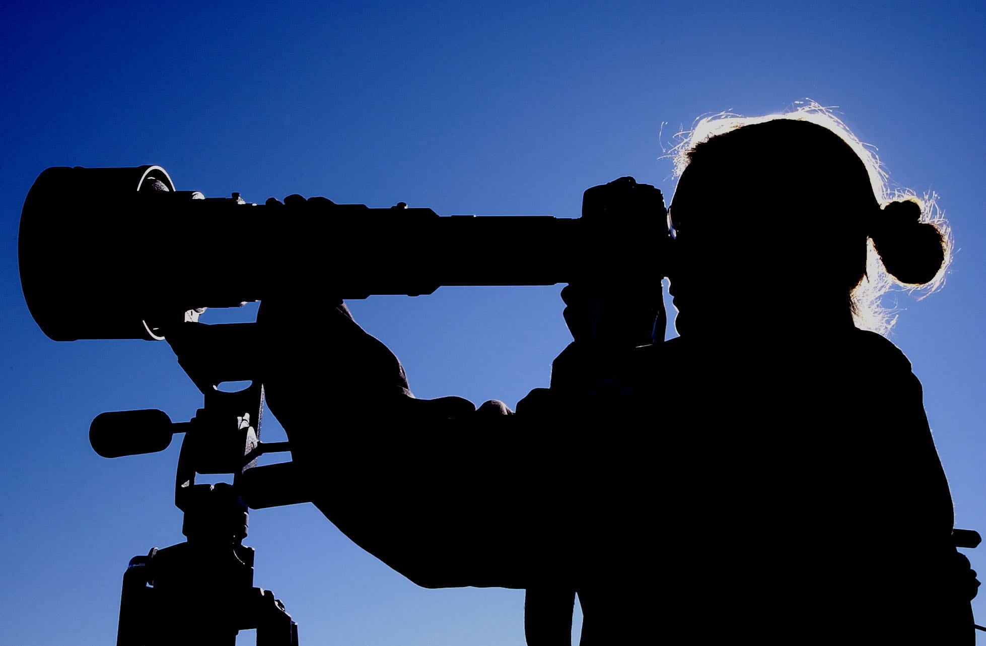 professional, 1080P, photographer, blue, lookout, photography, camera, photography themes, evening, camera - photographic equipment, sky, zoom, home video camera, HD Wallpaper