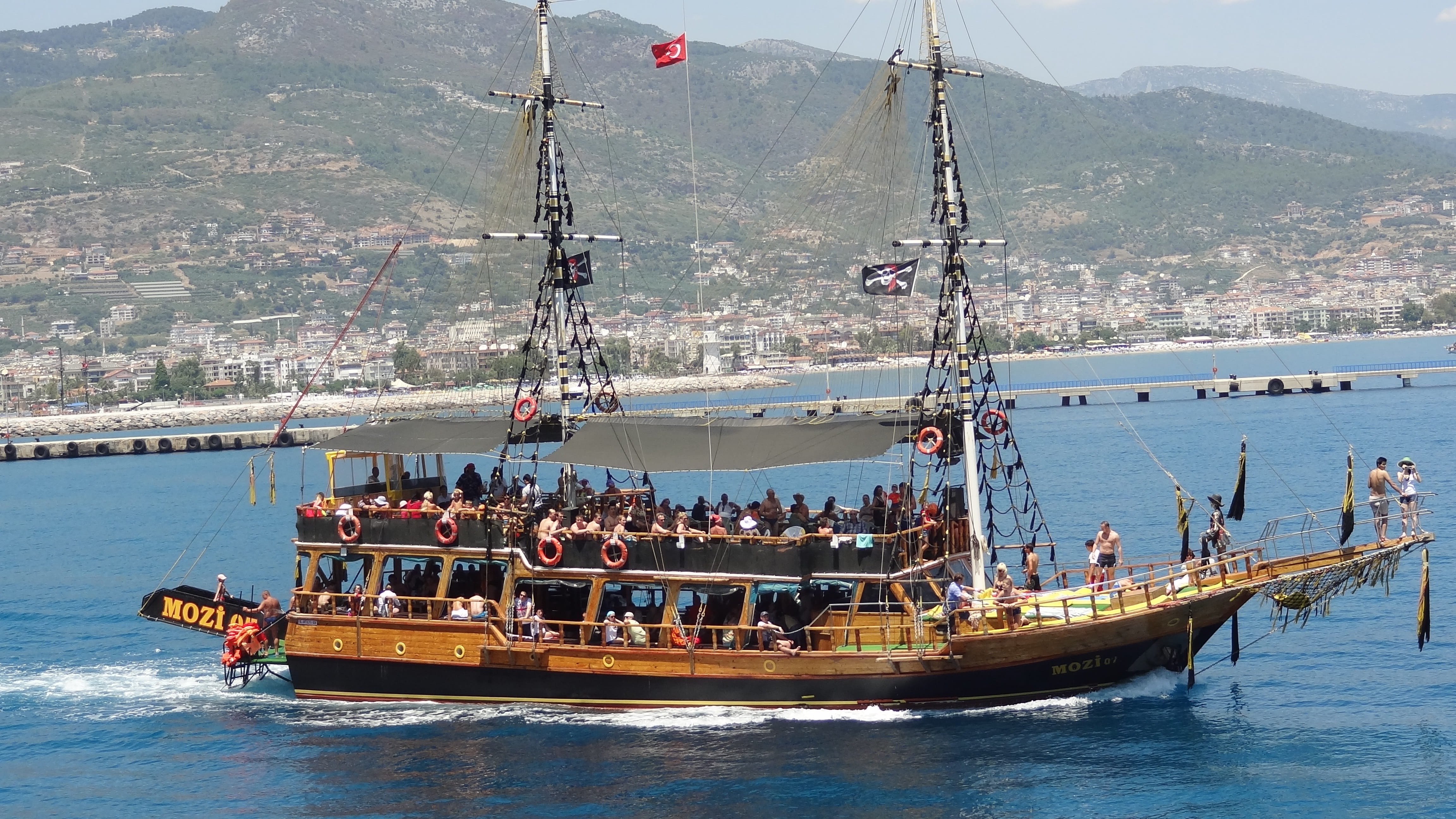 sea, ocean, sailing, nature, boat, beach, travel, water, mountain, vacation, ship, outdoors, nautical vessel, 4K, transportation, crowd, men, sailboat, HD Wallpaper