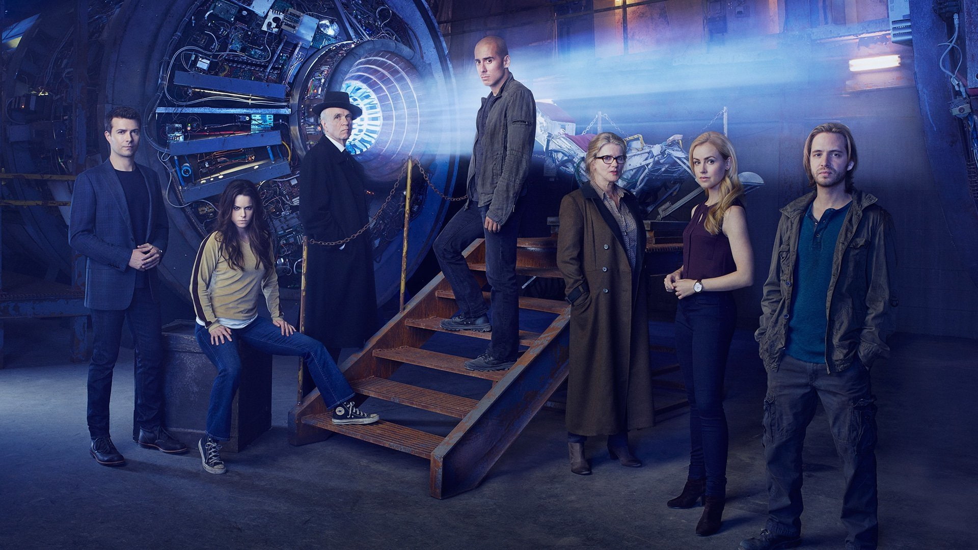 people, 12 Monkeys, indoors, standing, 1080P, young adult, occupation, males, women, arts culture and entertainment, full length, nightlife, night, men, HD Wallpaper