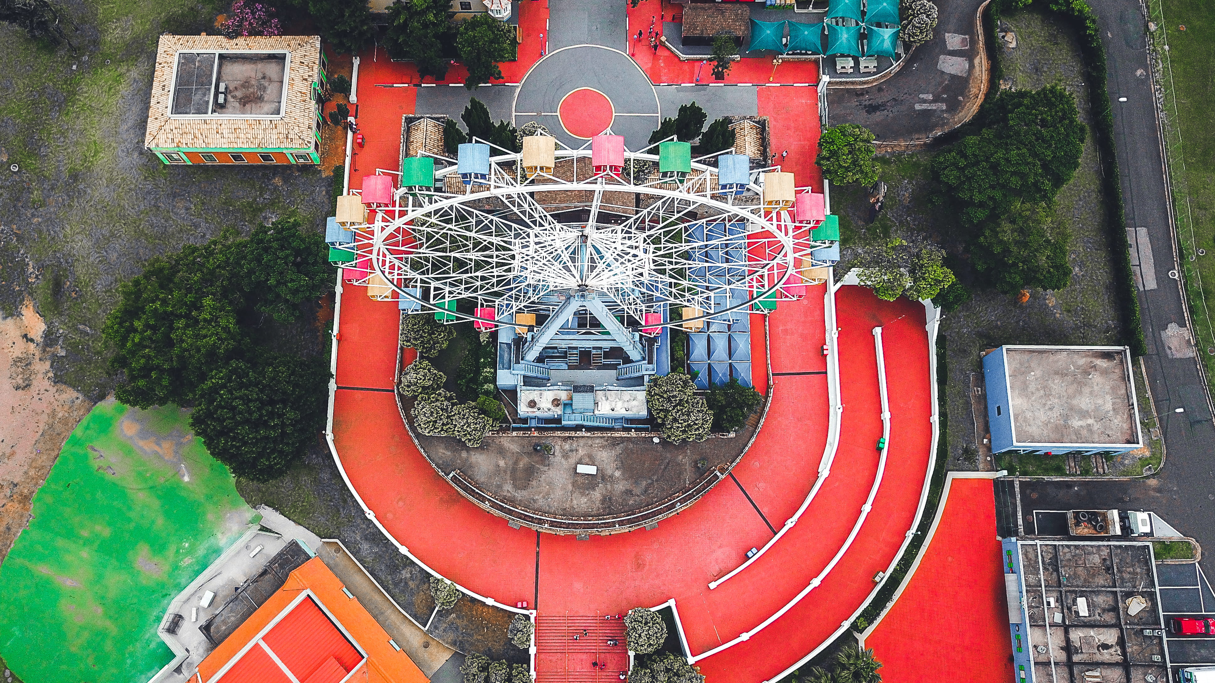 photography, sphere, outdoors, ferris wheel, red, no people, high angle view, tree, communication, leisure activities, shape, aerial view, creativity, daytime, HD Wallpaper