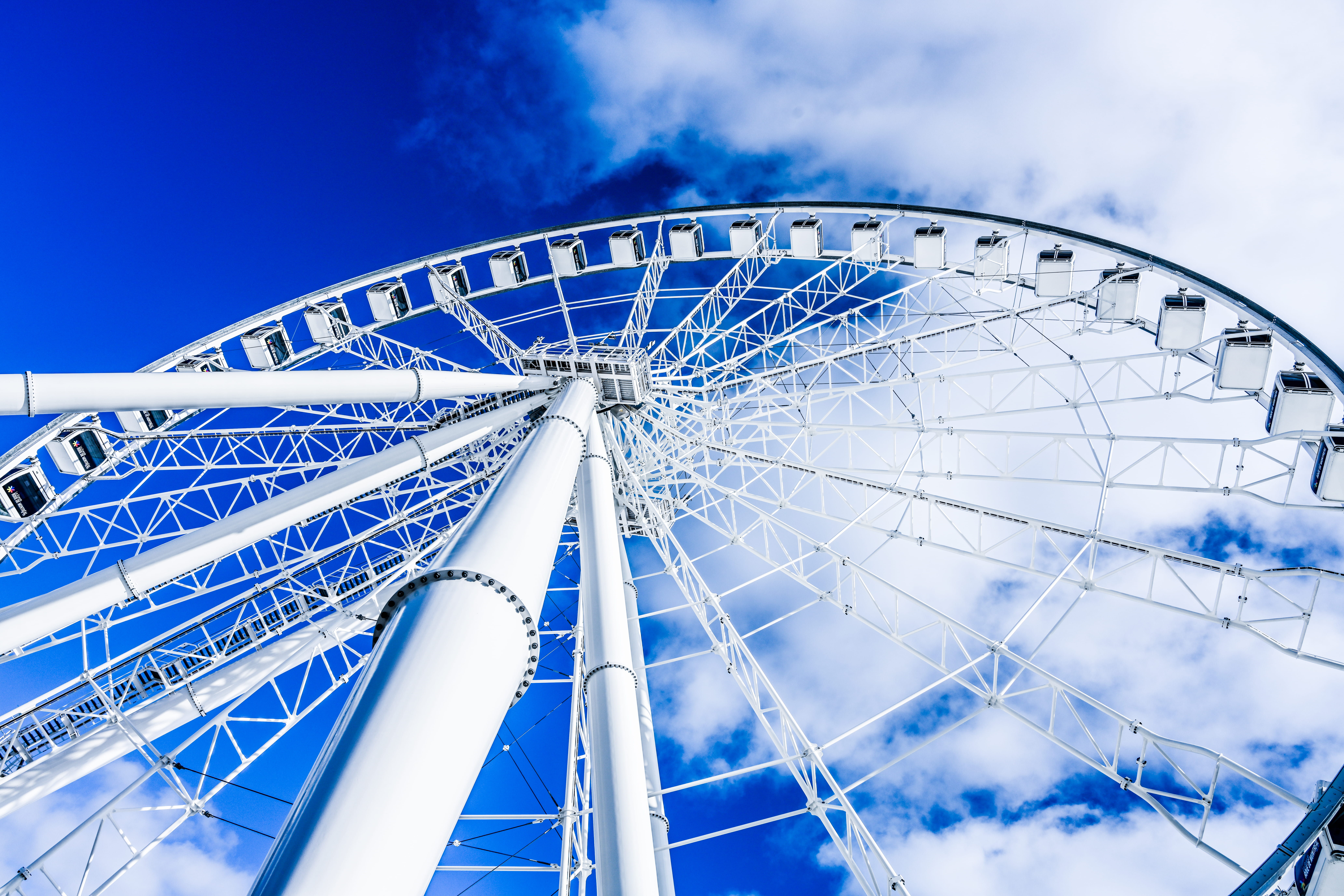 utility pole, blue, wheel, architecture, circle, nature, oilfield, amusement park, geometric shape, fun, arts culture and entertainment, leisure activity, HD Wallpaper