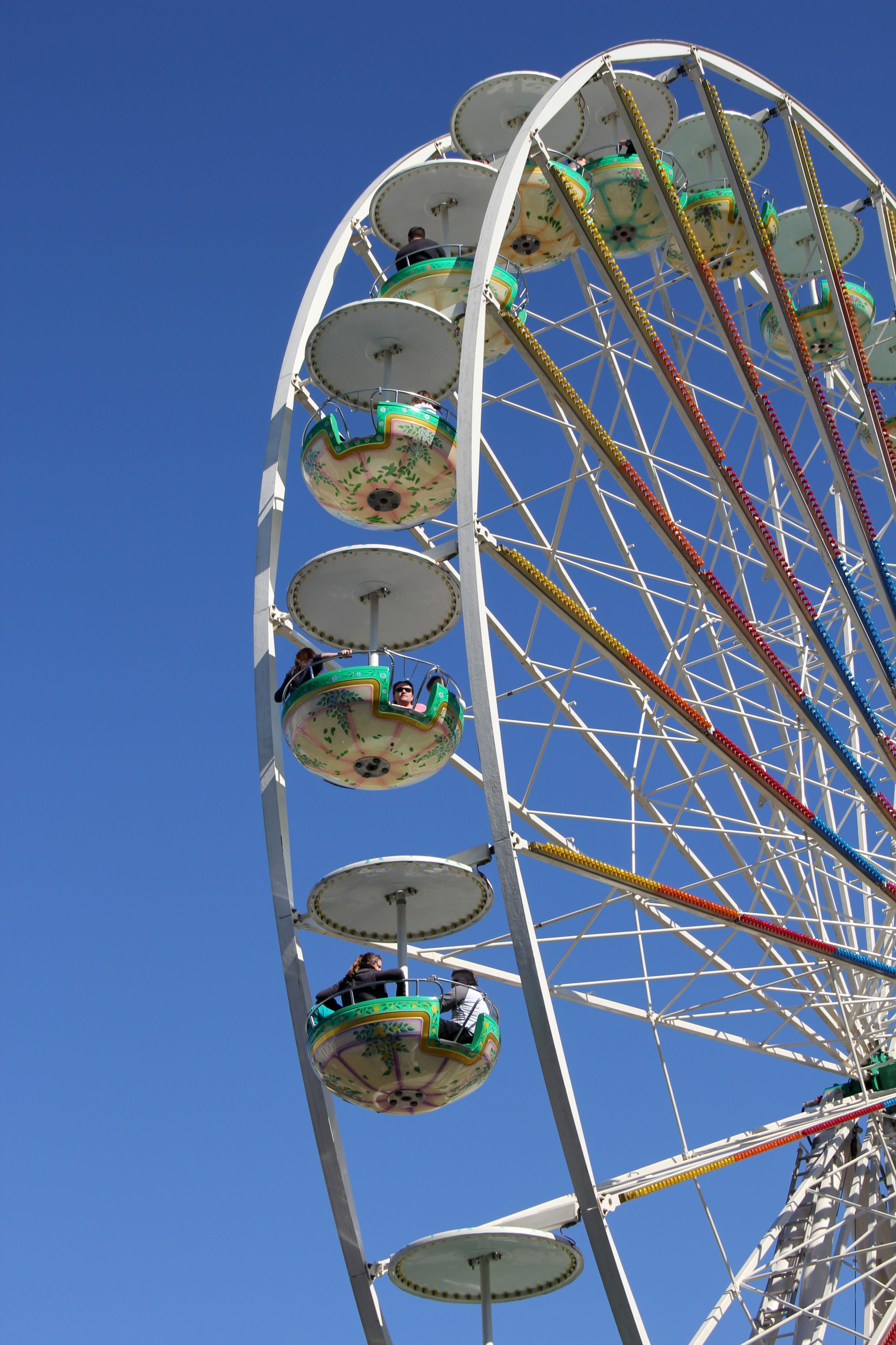 low angle view, carousel, Ferris Wheel, built structure, fairground, 5K, ride, day, shape, amusement park, no people, circle, year market, Hustle, amusement park ride, Phone HD Wallpaper