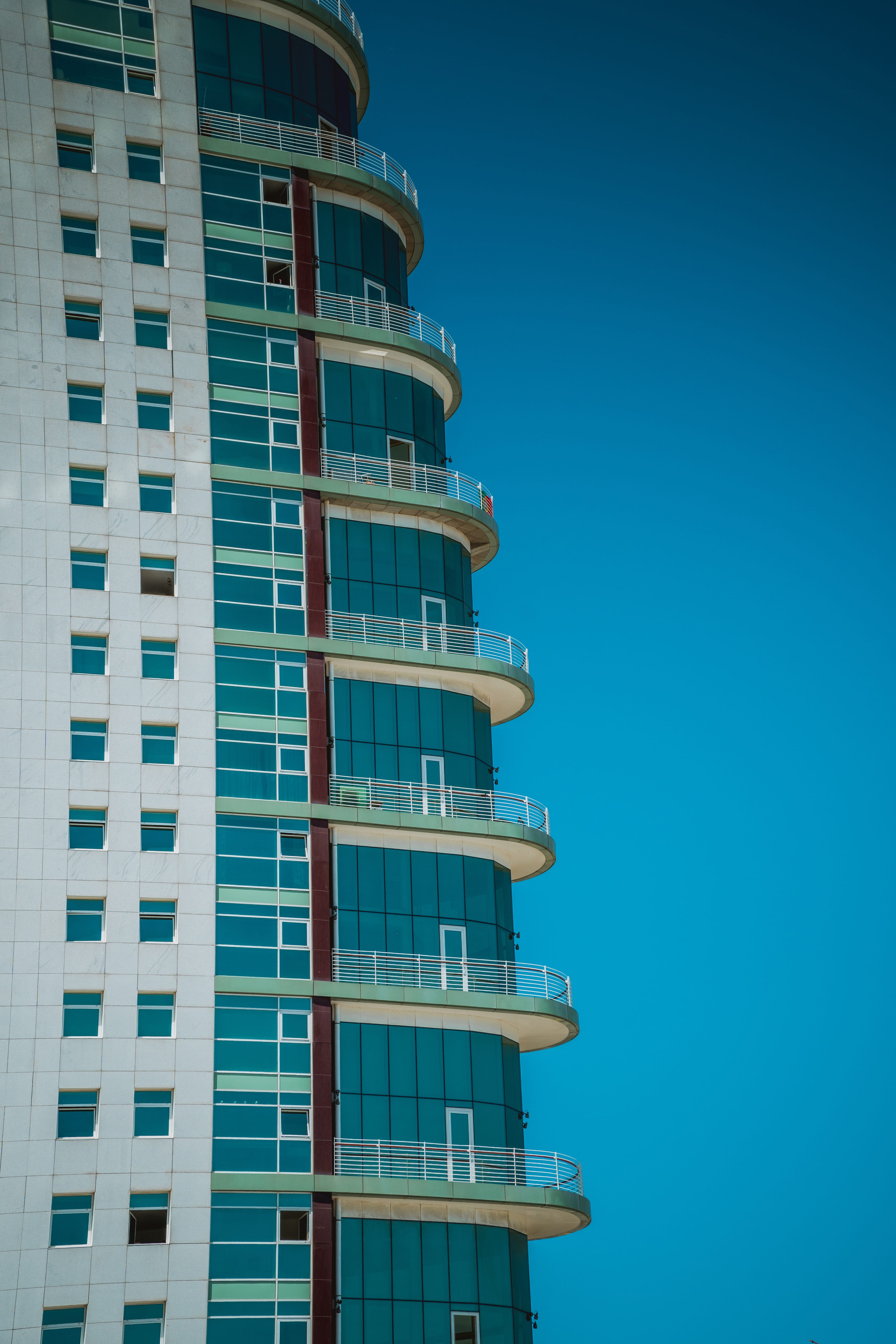 window, structure, nature, skyscraper, building, blue, sky, residential district, day, 5K, sunlight, in a row, glass facade, side view, built structure, Phone HD Wallpaper