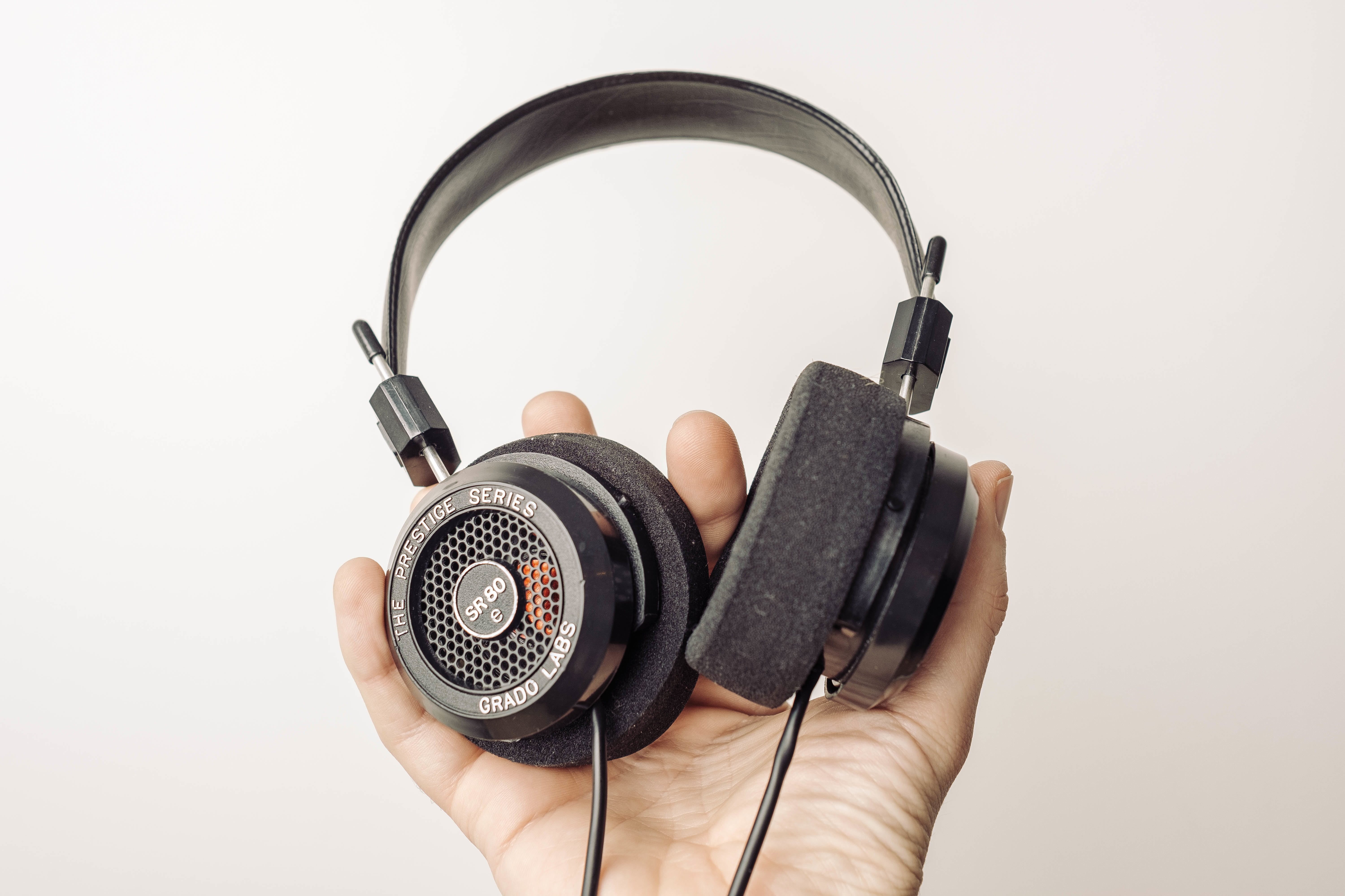 headset, 5K, human limb, white background, women, adult, human body part, person, music, young adult, speaker, electrical equipment, arts culture and entertainment, HD Wallpaper