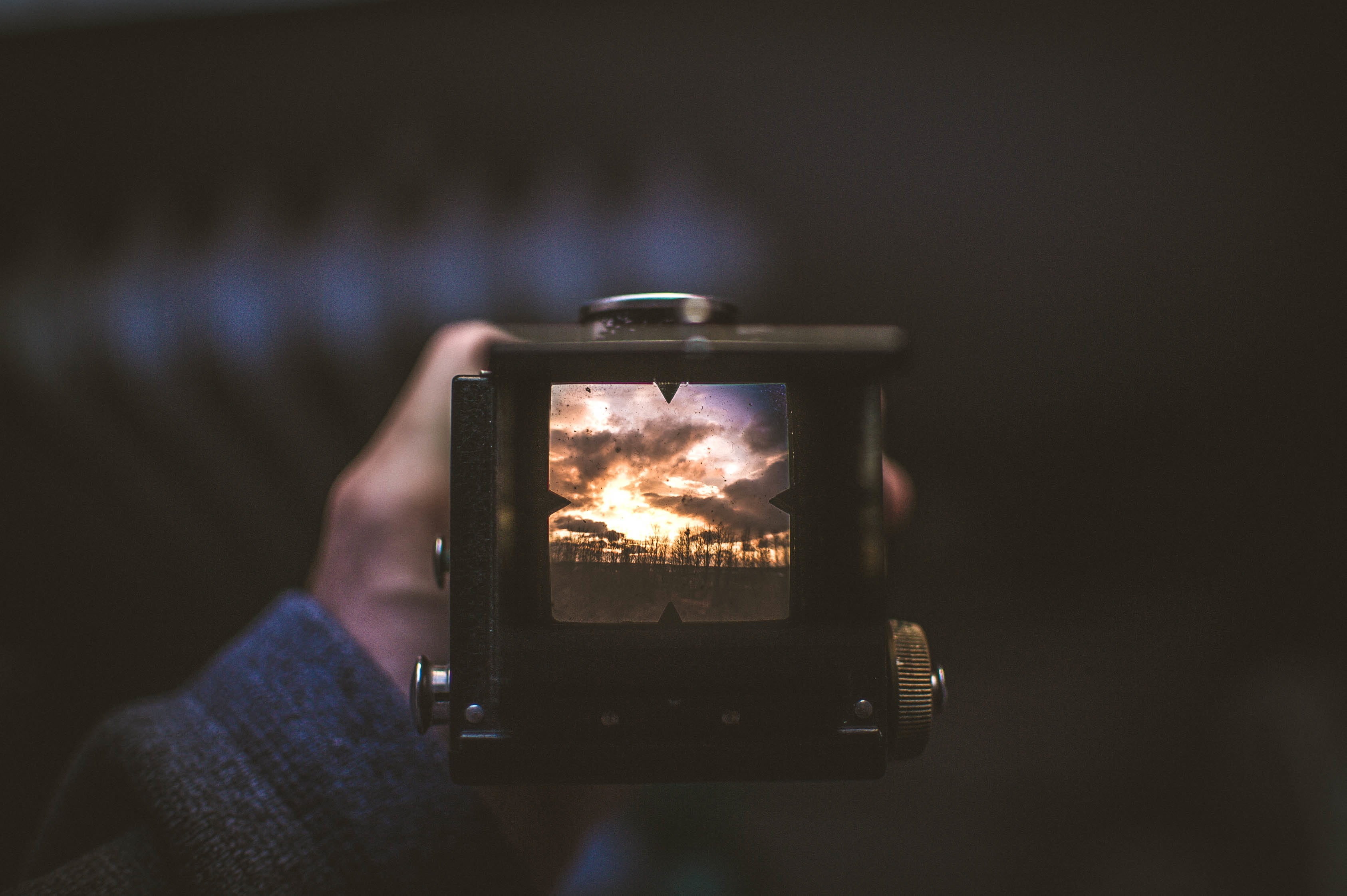 record, black, technology, fire, gadgets, person, still, photographing, occupation, camera - photographic equipment, digital, viewfinder, hand, adult, mobile phone, HD Wallpaper
