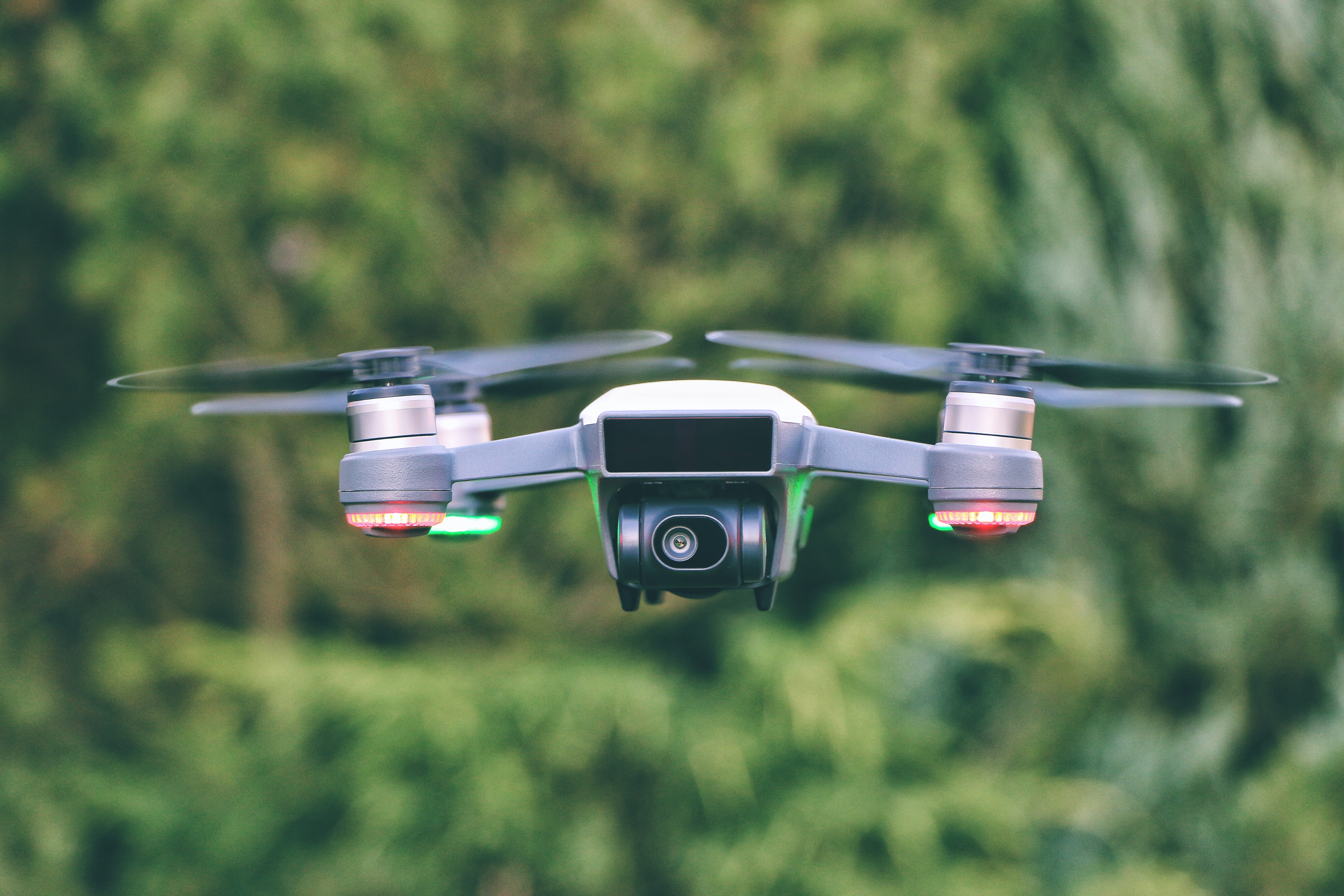 gray, grass, mini, cámara, no people, wings, camera - photographic equipment, dron, tree, technology, black, photography, drone, green, selective focus, HD Wallpaper
