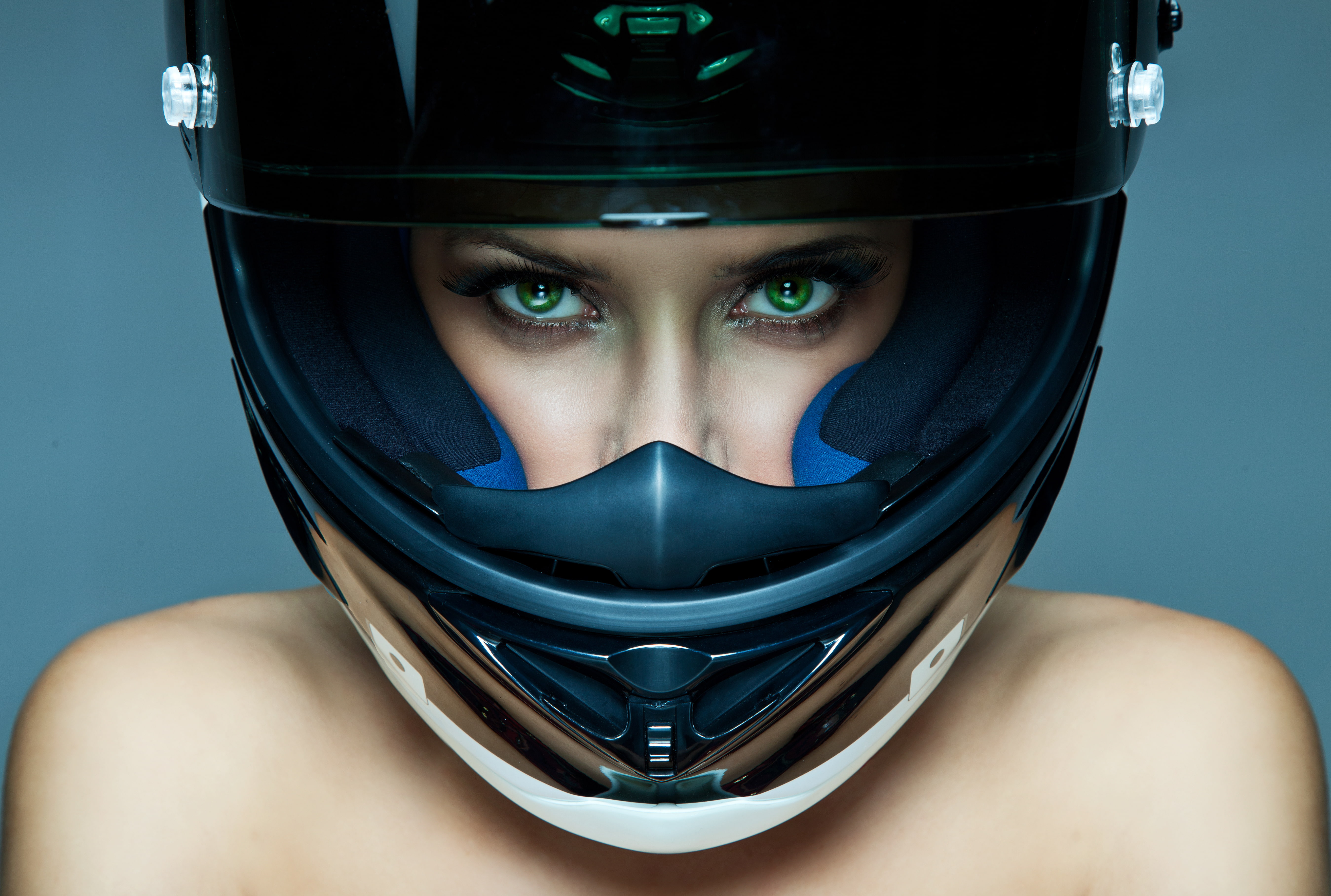 s, face, full, background, 5K, shoulders, women, eyelashes, green eyes, girl, look, black, white, helmet, HD Wallpaper