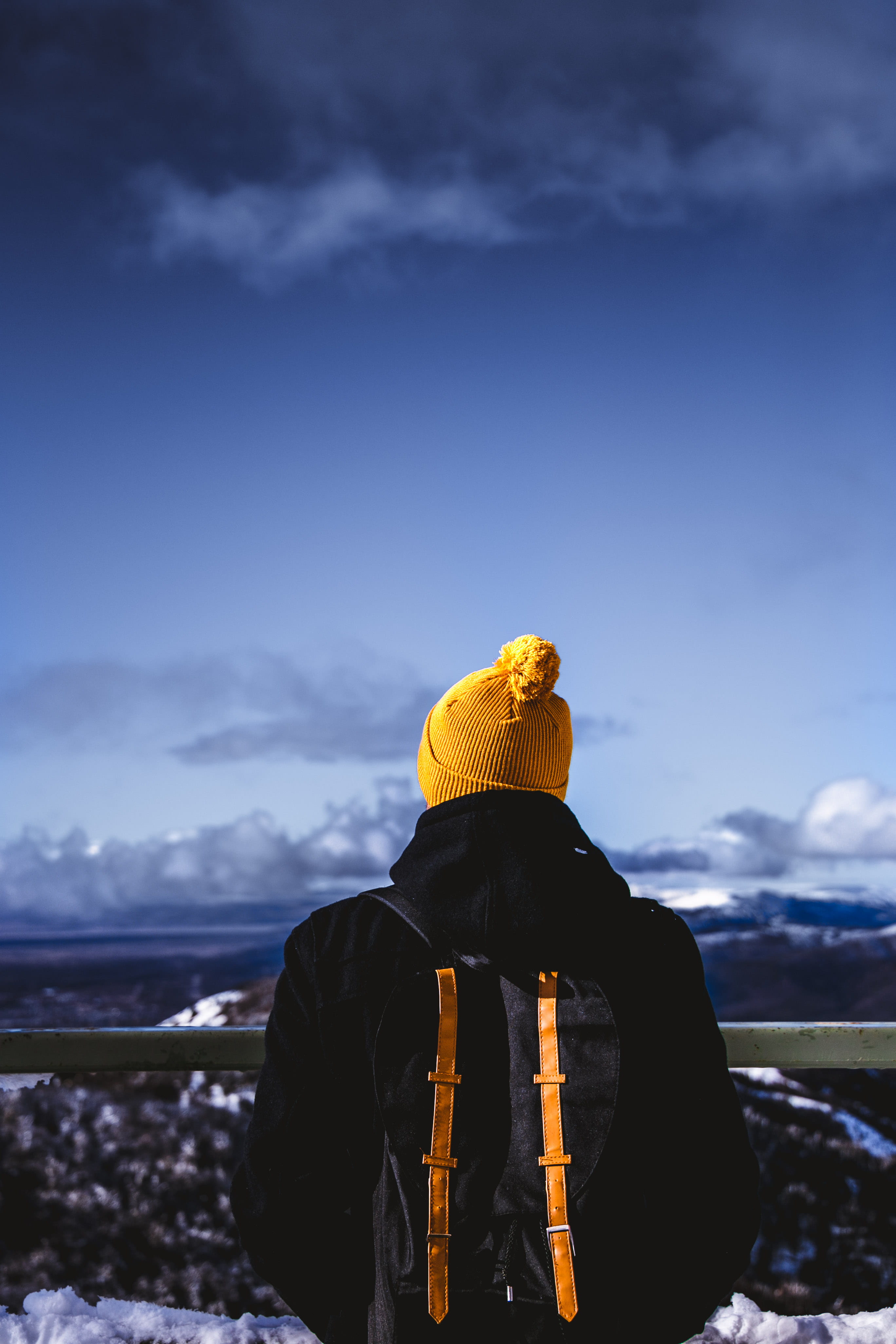 man, real people, wearing, waist up, clothing, hood - clothing, knit hat, blue, hat, cold temperature, sky, 4K, day, rear view, warm clothing, mountain, Phone HD Wallpaper