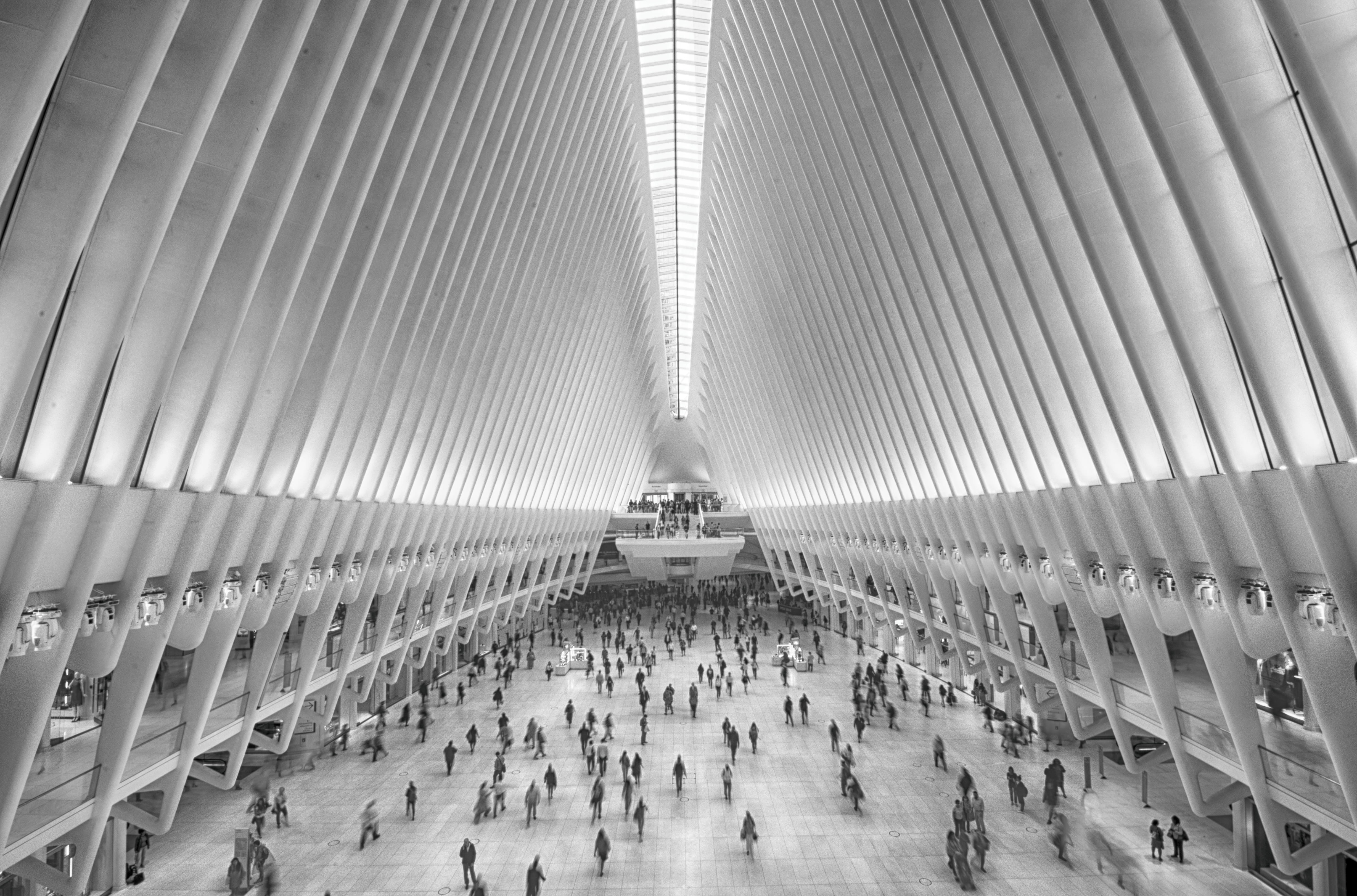 usa, real people, 4K, office building exterior, crowd, ceiling, day, men, group of people, modern, city, skyscraper, lifestyles, women, architecture, mall, HD Wallpaper