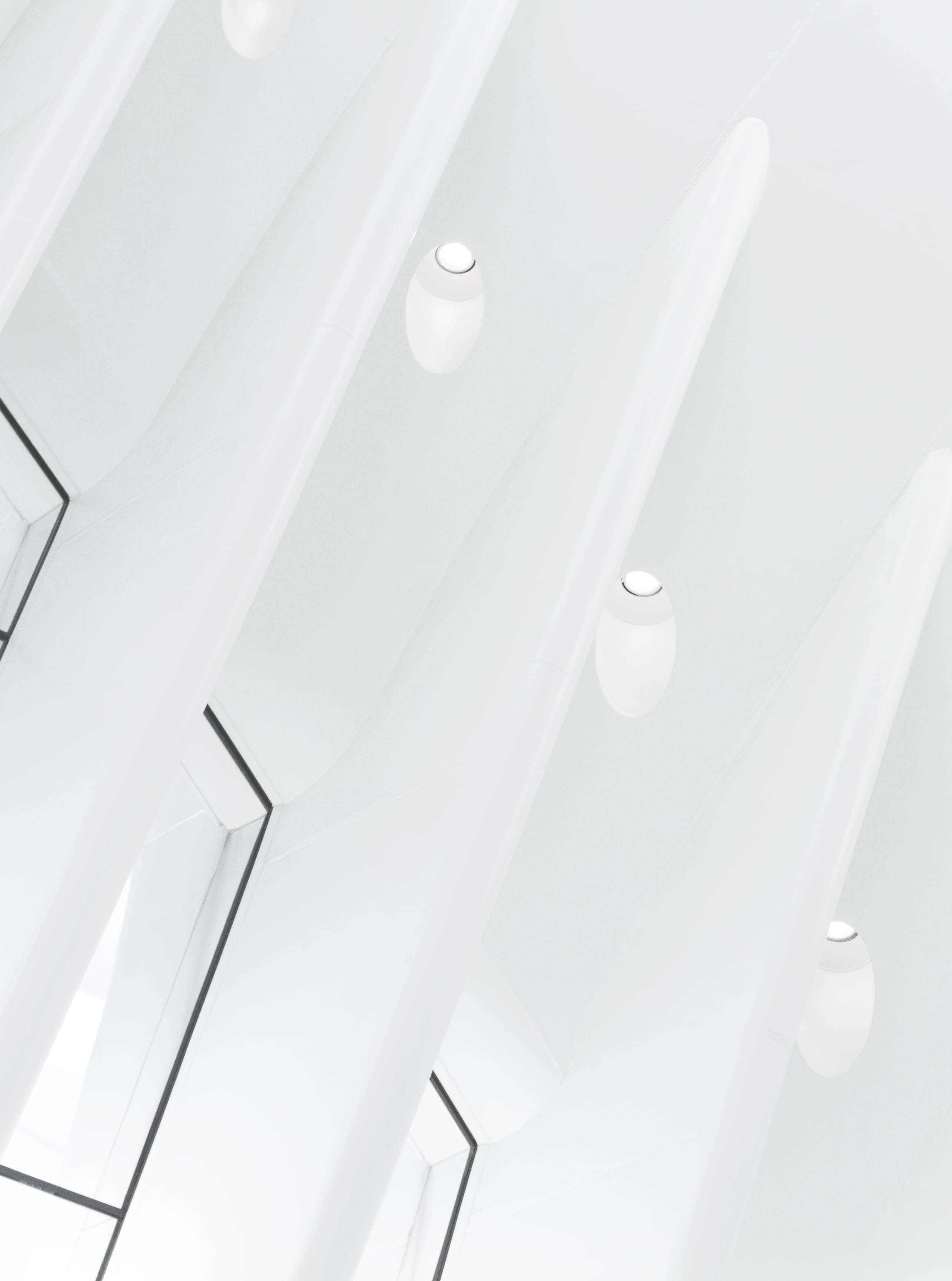 oculus, low angle view, lighting equipment, pattern, day, indoors, simplicity, built structure, illuminated, ceiling, building, landmark, light, architecture, Phone HD Wallpaper
