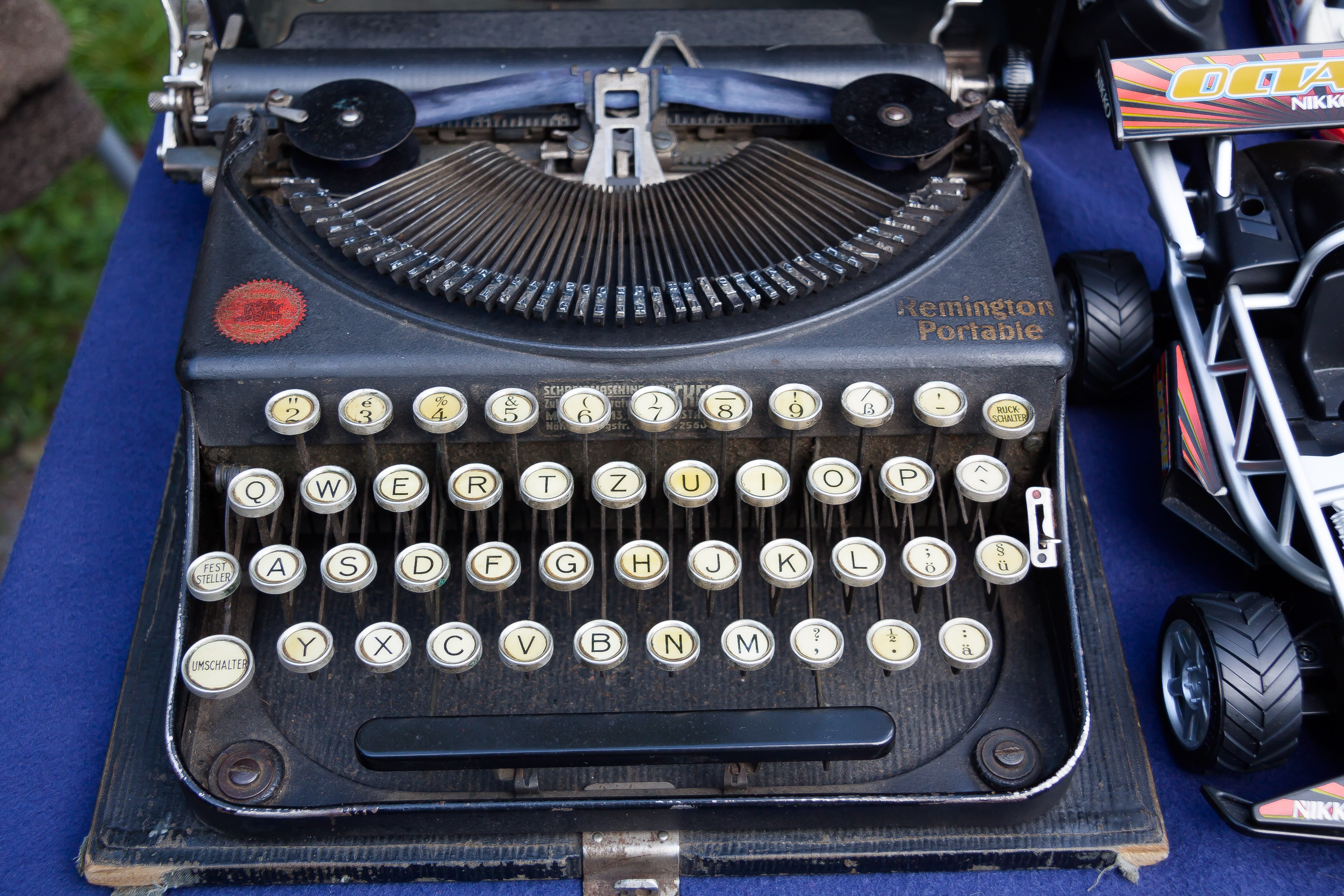 close-up, the past, history, communication, letter, leave, text, old, high angle view, equipment, typewriter, analog, nippes, machine, still life, junk, HD Wallpaper