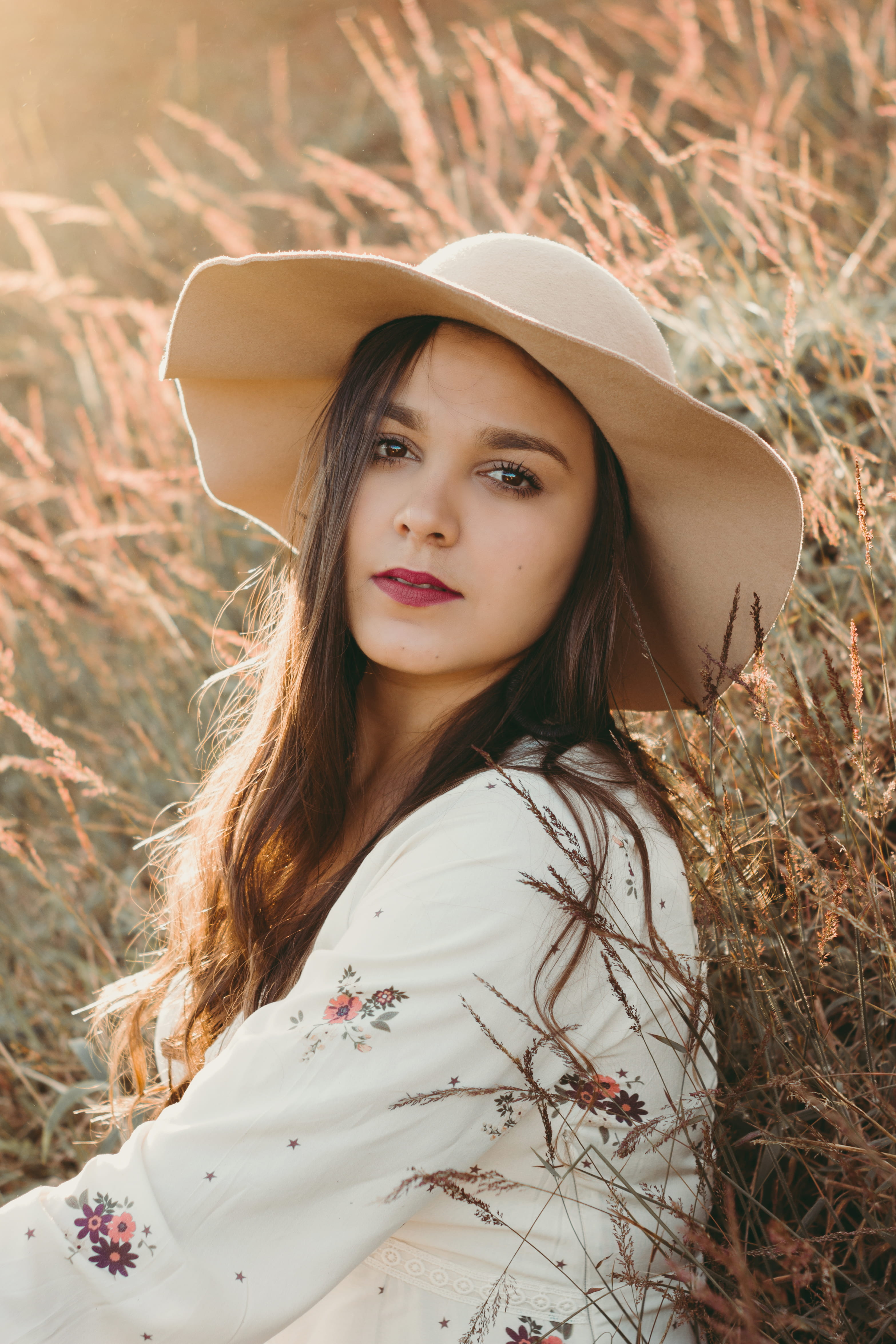one person, surrounded, 4K, sun hat, land, real people, teenager, standing, front view, young adult, wearing, hairstyle, long hair, sunhat, portrait, outdoors, Phone HD Wallpaper
