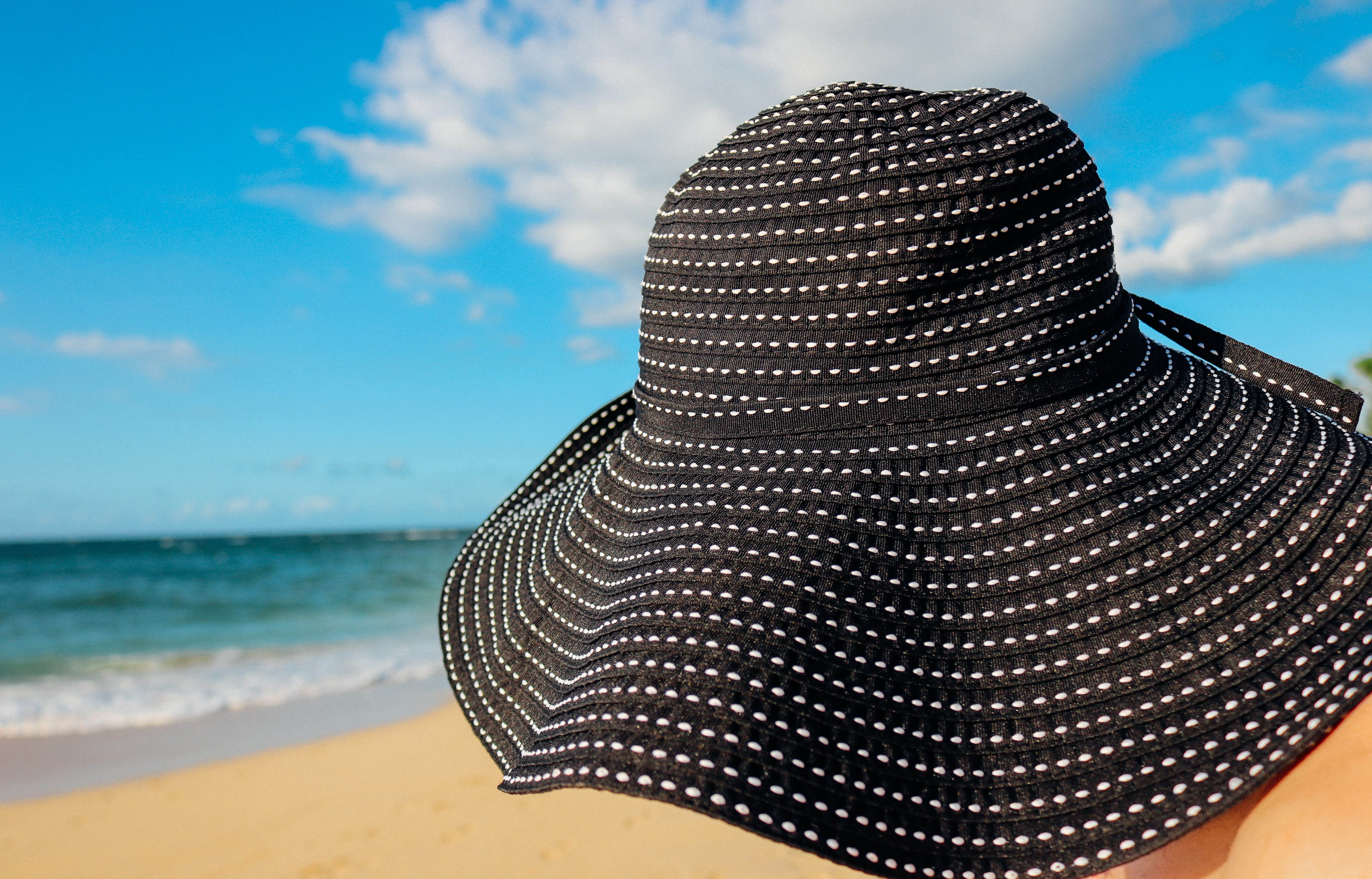sky, sand, sunhat, tranquility, day, maui, land, black, hawaii, selective, hat, tranquil scene, 5K, beauty in nature, ocean, vacation, sea, focus, outdoors, HD Wallpaper