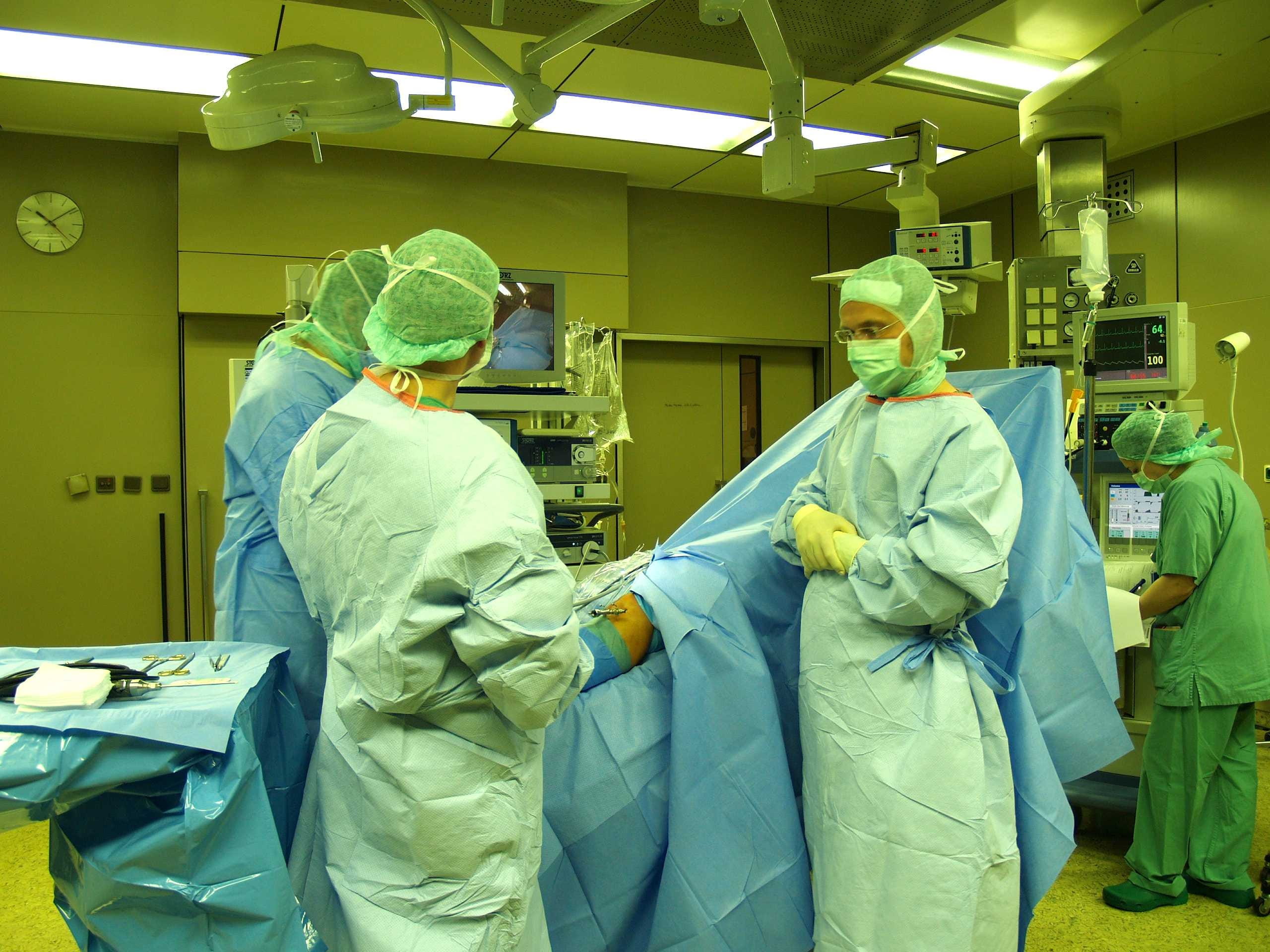 healthcare and medicine, cooperation, surgical cap, scrubs, protection, surgical equipment, inside, teamwork, 2K, doctor, adult, avalanche of costs, patient, HD Wallpaper
