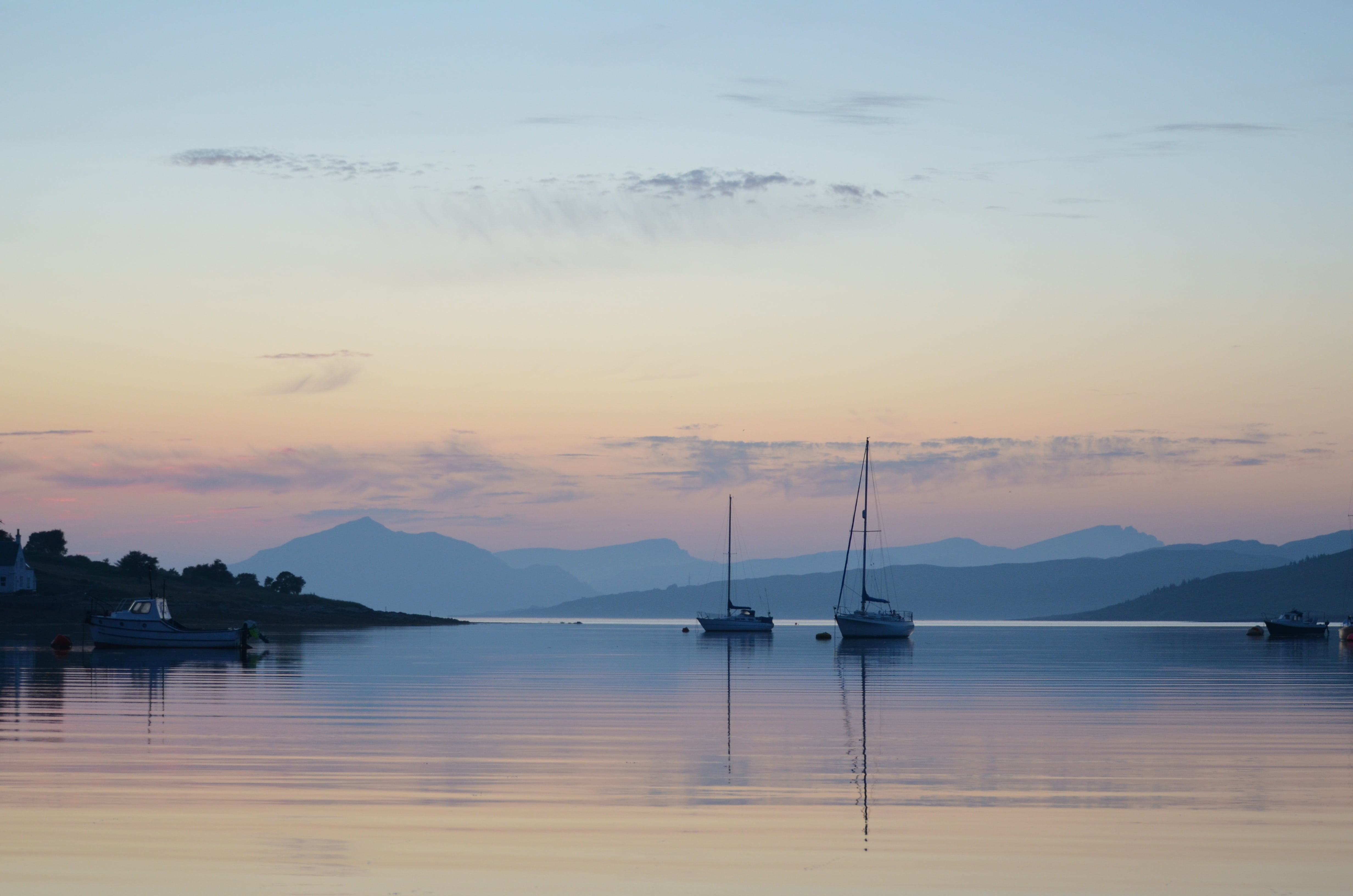 white, tranquility, clouds, water, idyllic, mirroring, highland games, sailboats, clouded sky, yacht, sea, sky, castle, mode of transportation, transportation, HD Wallpaper